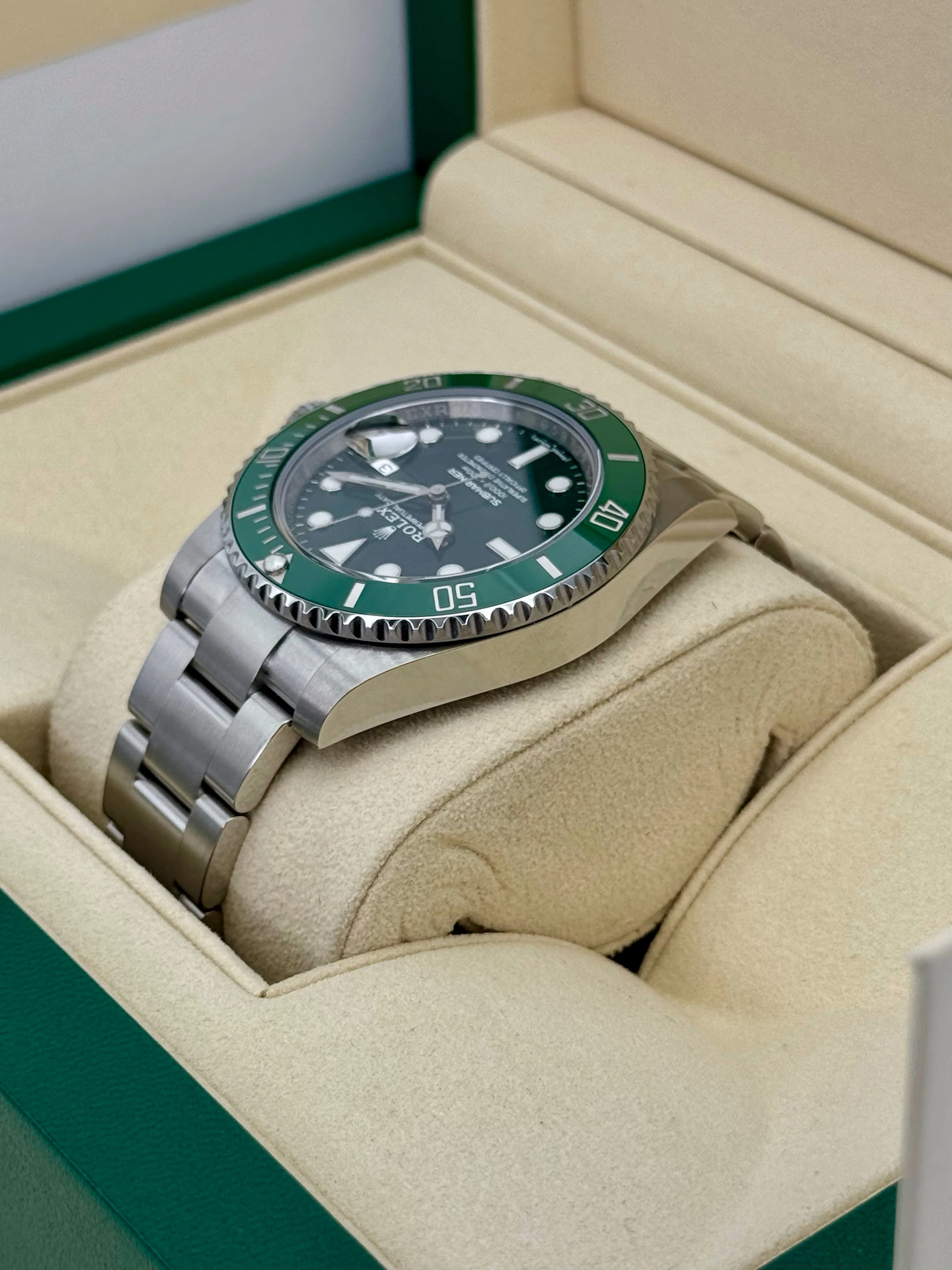 NEW OLD STOCK 2019 Rolex Submariner “Hulk” 40mm 116610LV Green Dial - Image 7