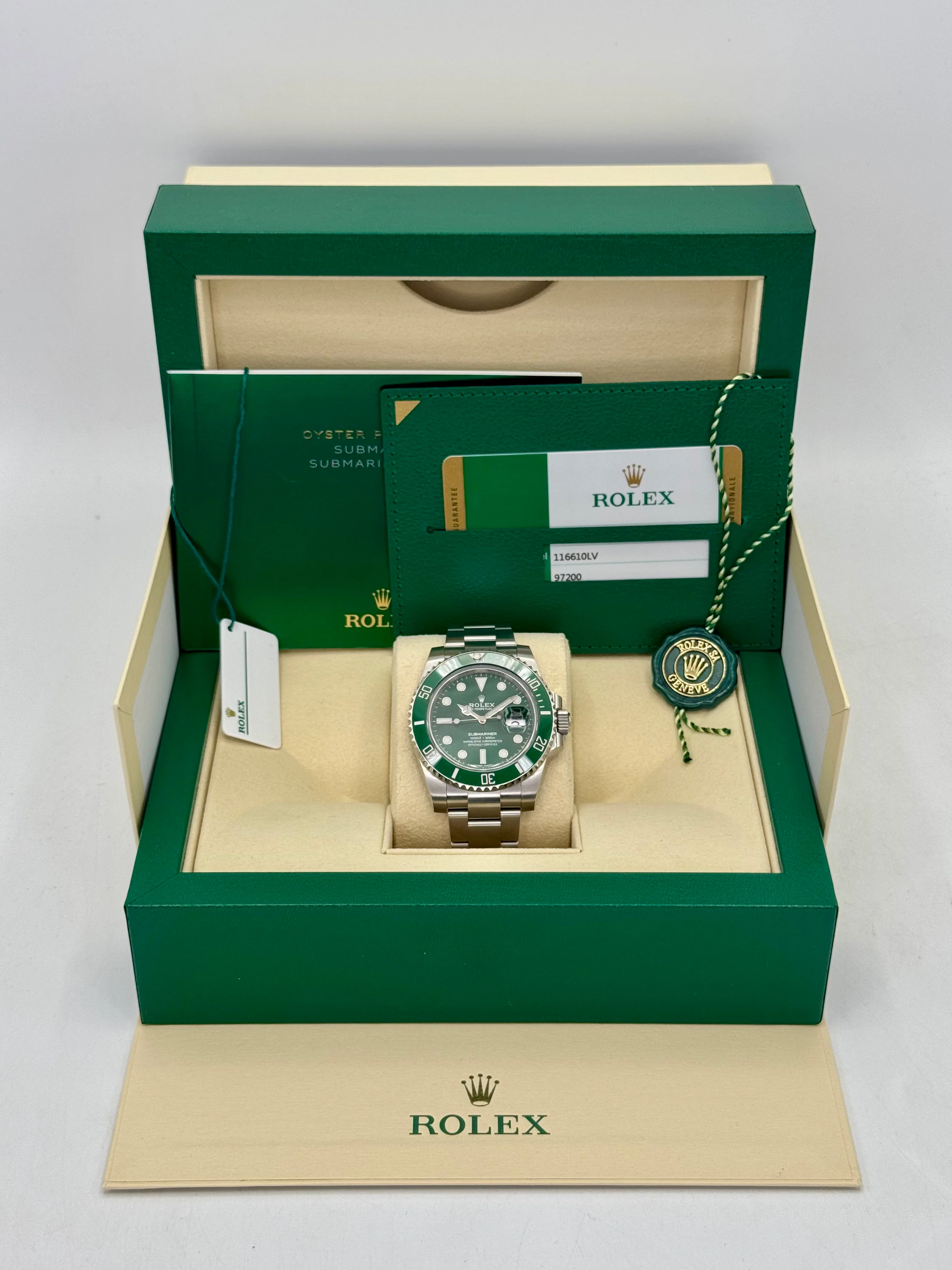 NEW OLD STOCK 2019 Rolex Submariner “Hulk” 40mm 116610LV Green Dial - Image 9