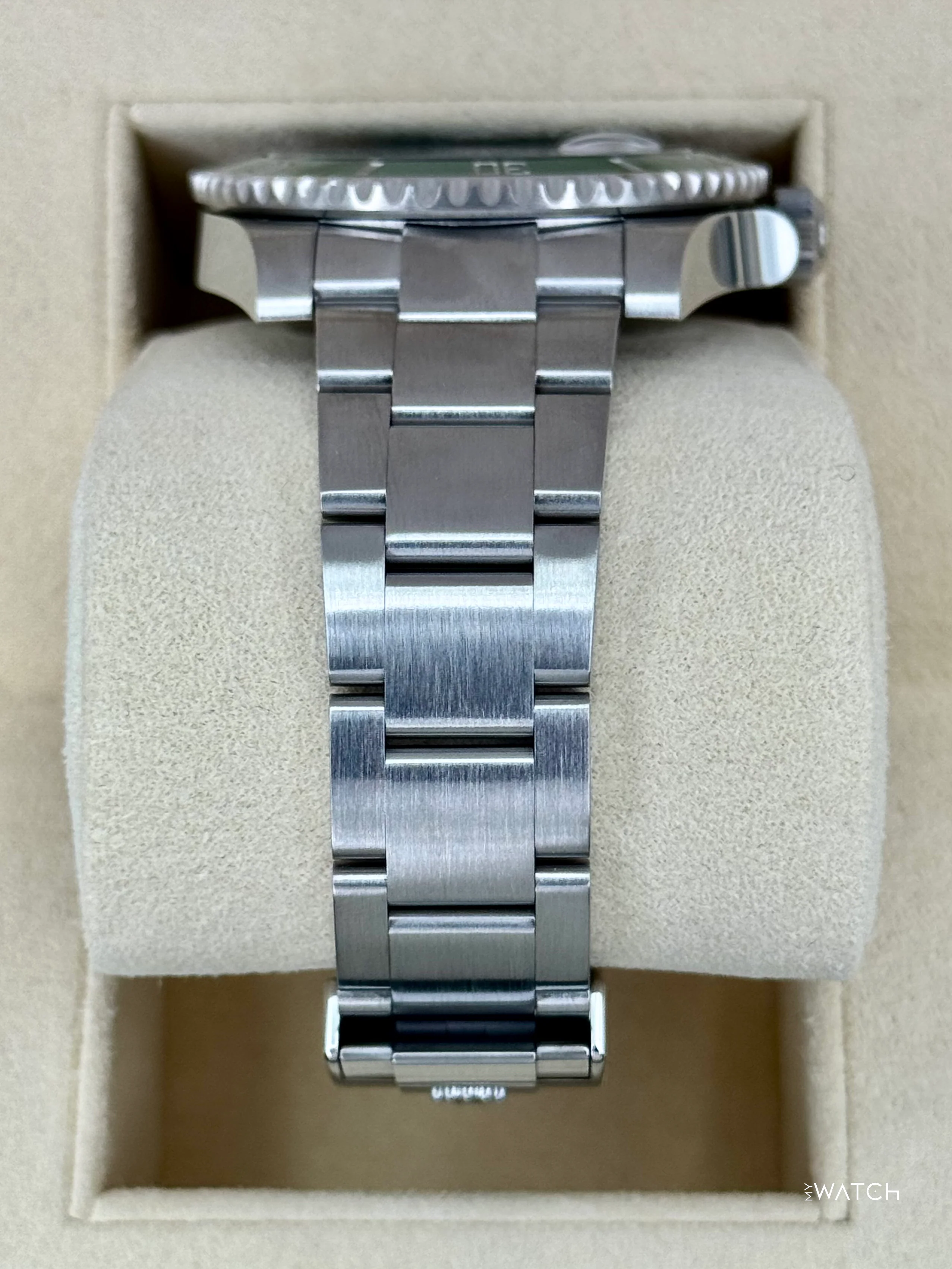 2019 Rolex Submariner “Hulk” 40mm 116610LV Green Dial - Image 3