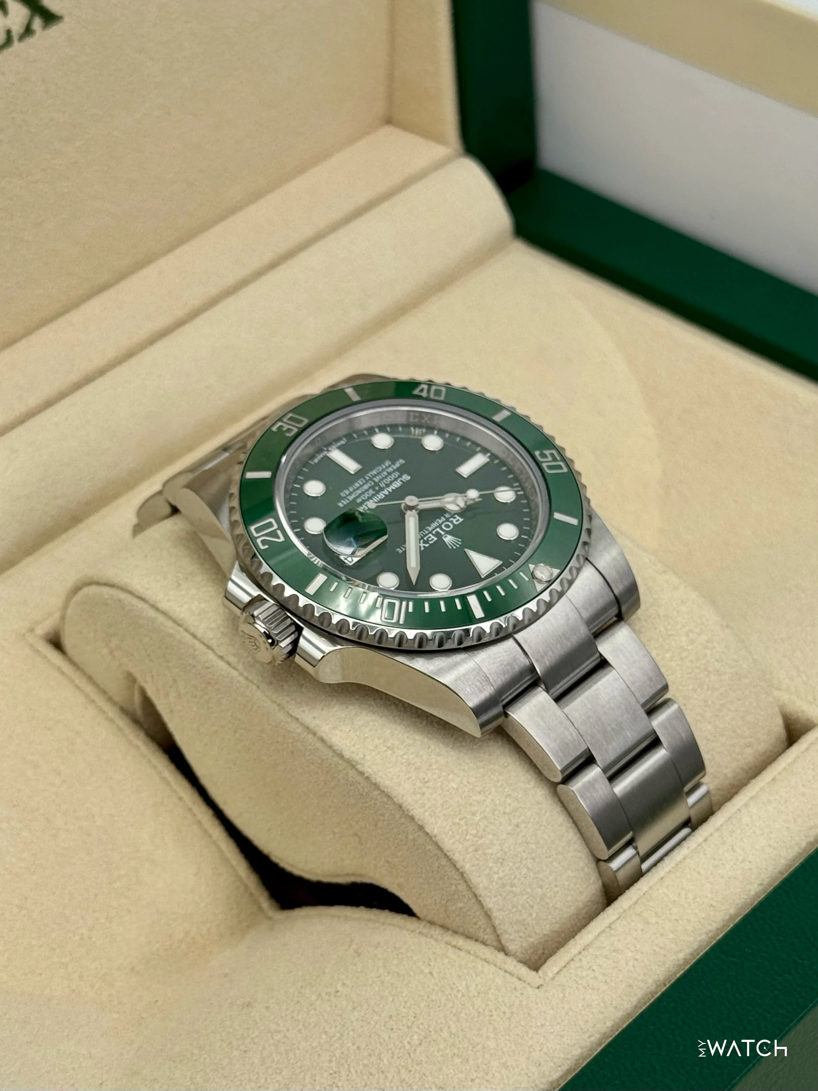 2019 Rolex Submariner “Hulk” 40mm 116610LV Green Dial - Image 8