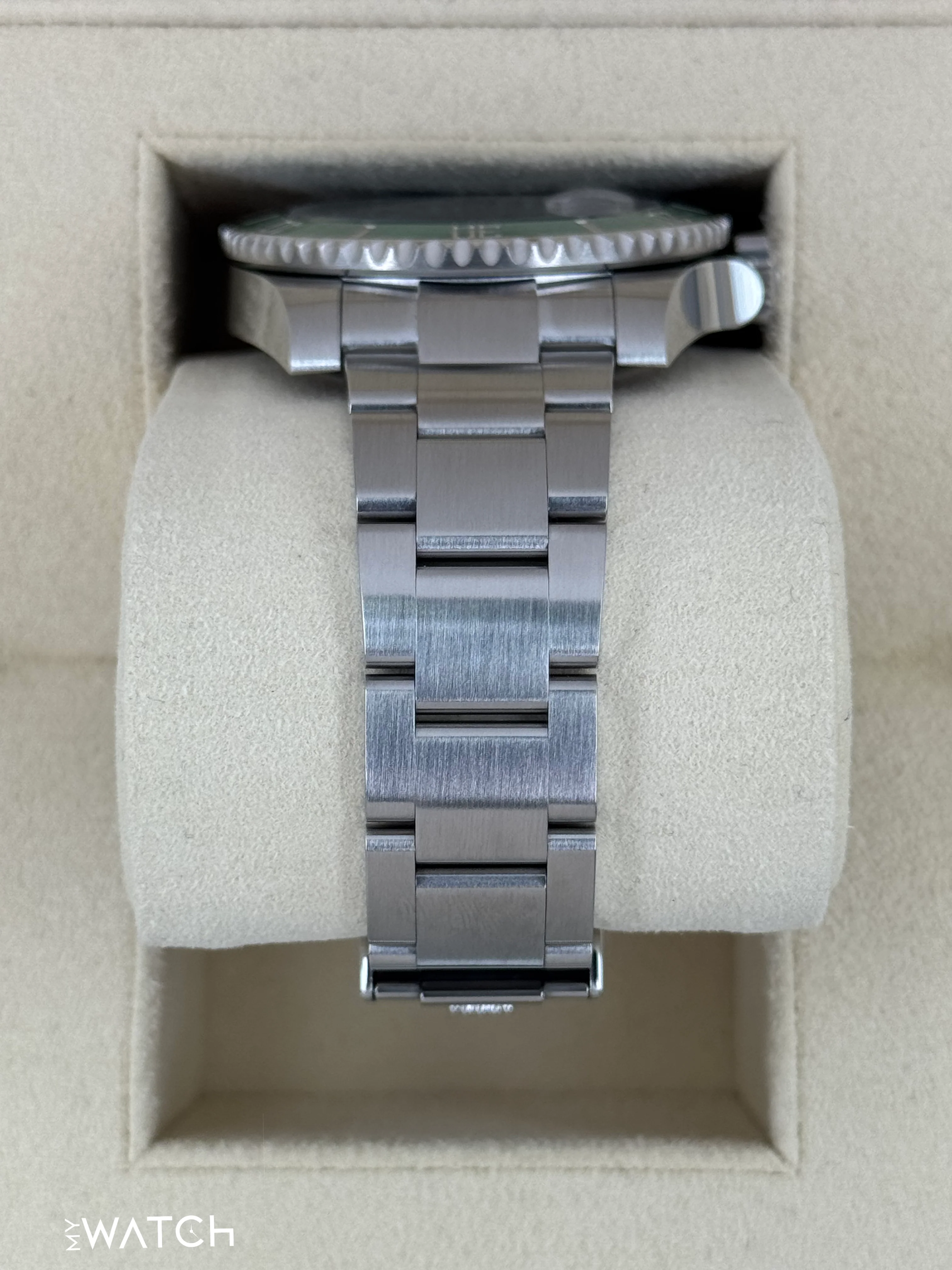 2019 Rolex Submariner “Hulk” 40mm 116610LV Green Dial - Image 3