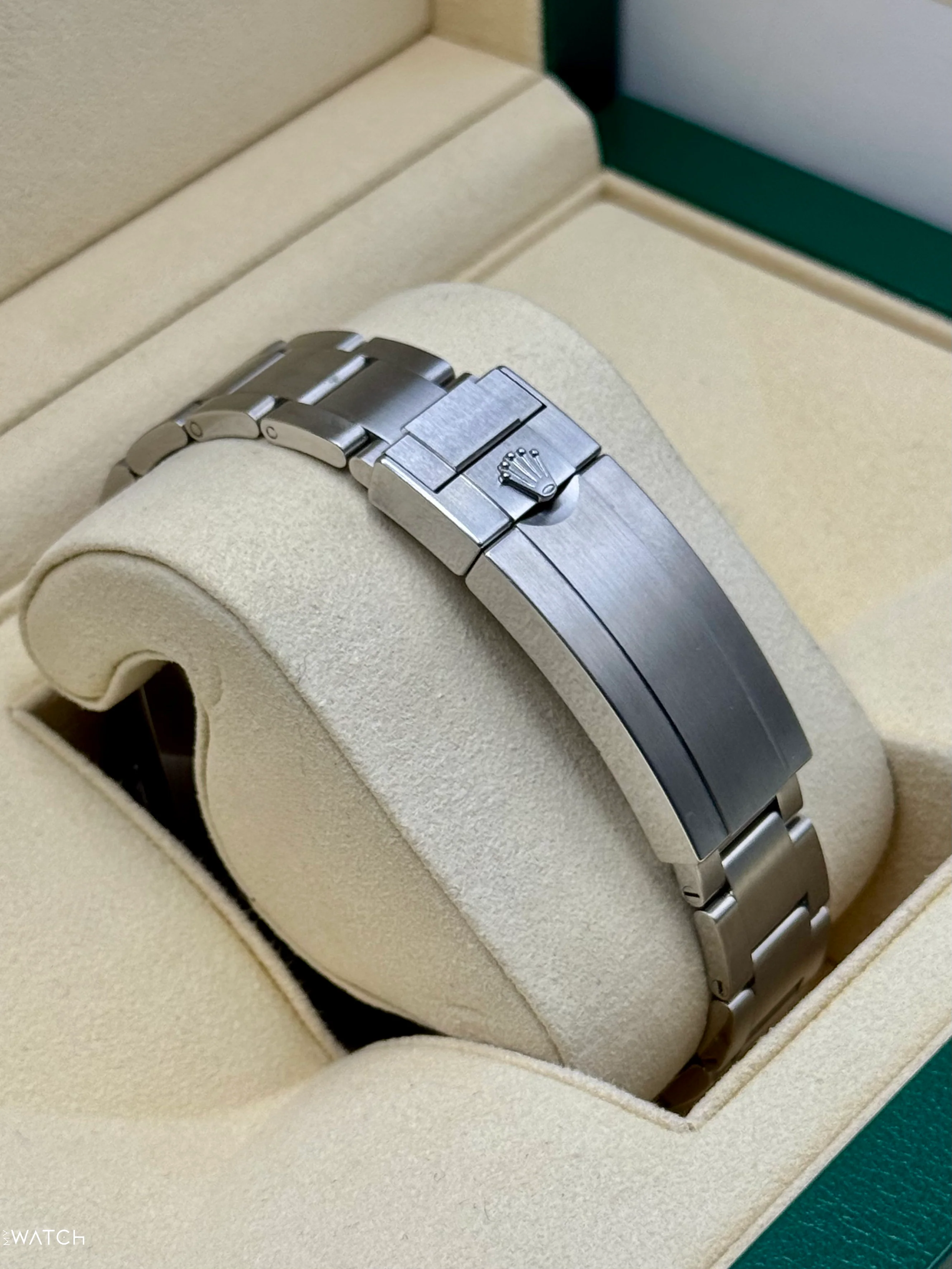 2019 Rolex Submariner “Hulk” 40mm 116610LV Green Dial - Image 2