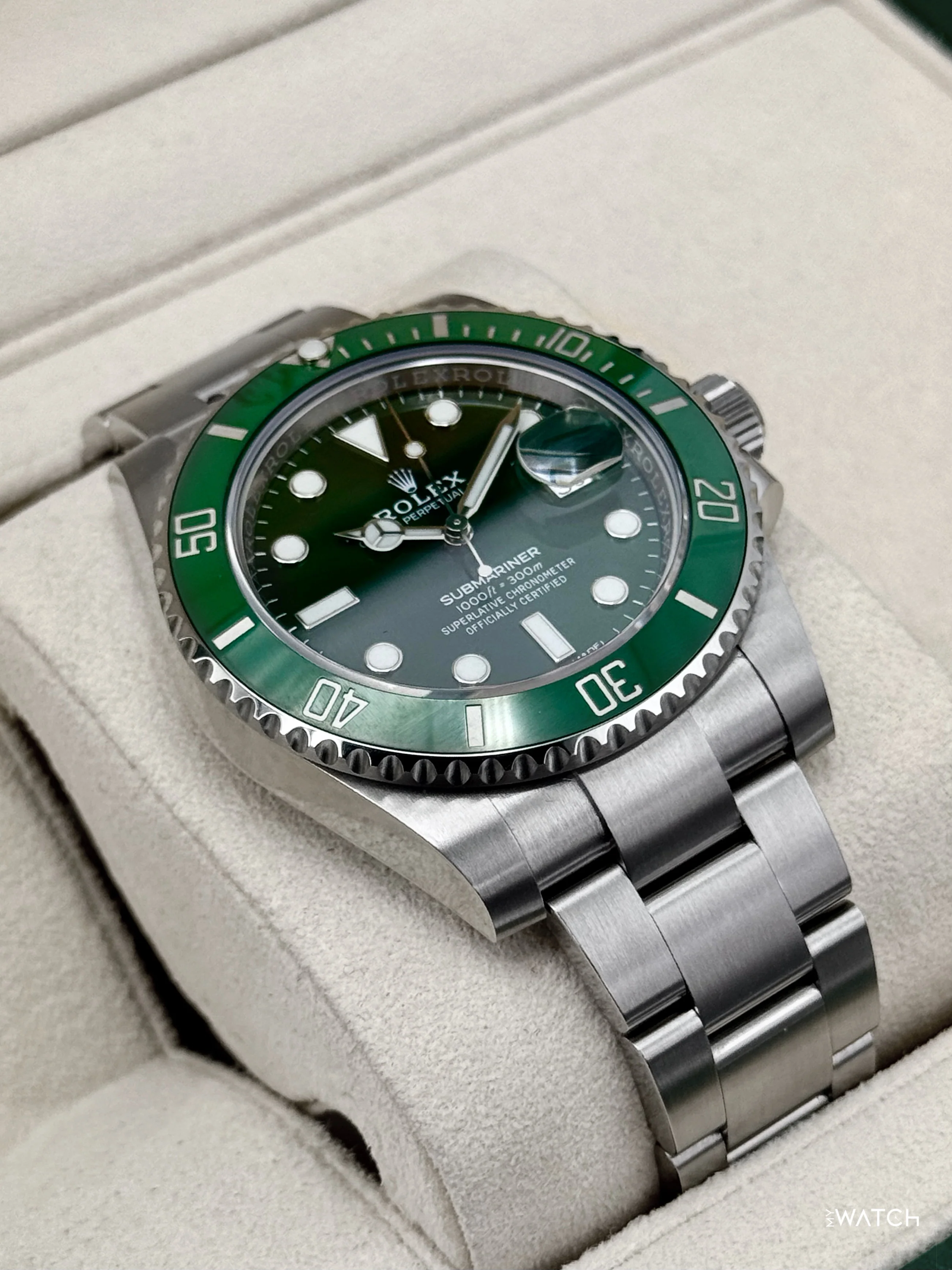 2019 Rolex Submariner “Hulk” 40mm 116610LV Green Dial - Image 6