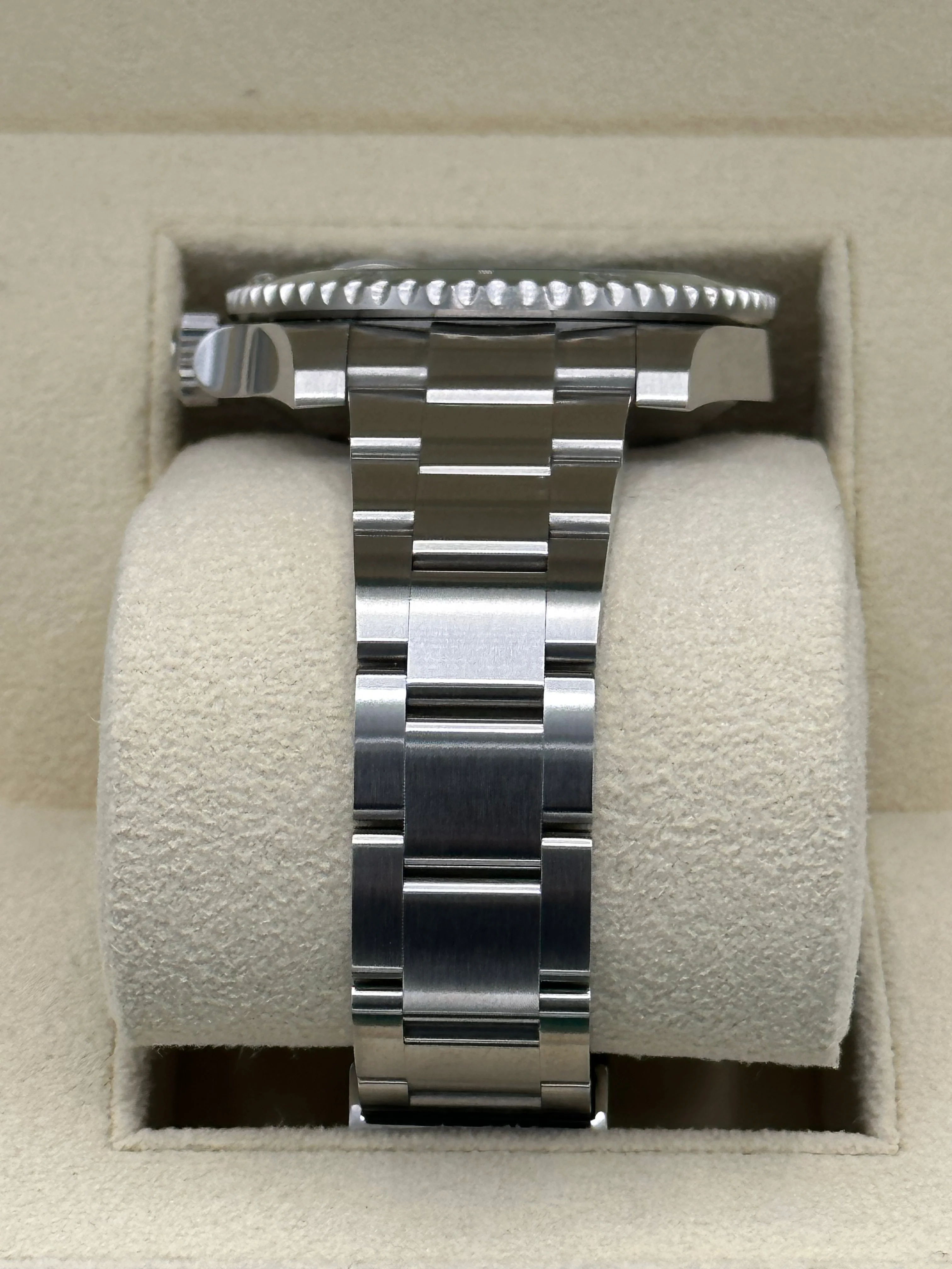 2019 Rolex Submariner "Hulk" 40mm 116610LV Green Dial - Image 4