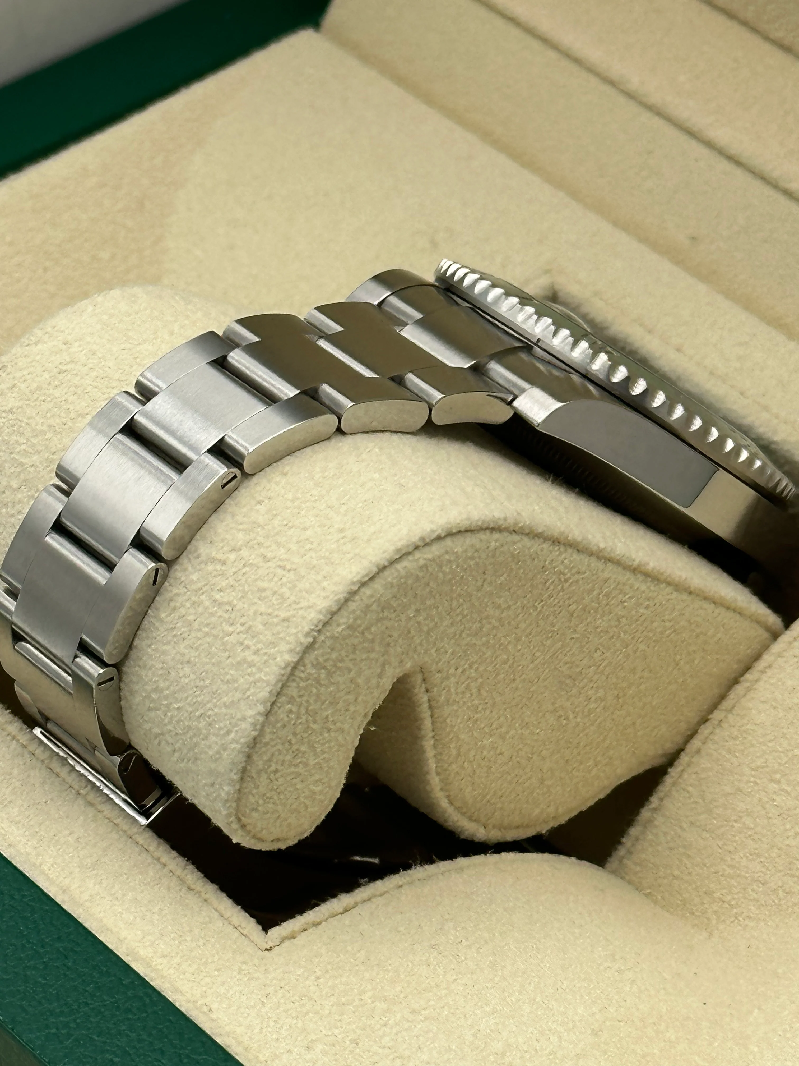 2019 Rolex Submariner "Hulk" 40mm 116610LV Green Dial - Image 7