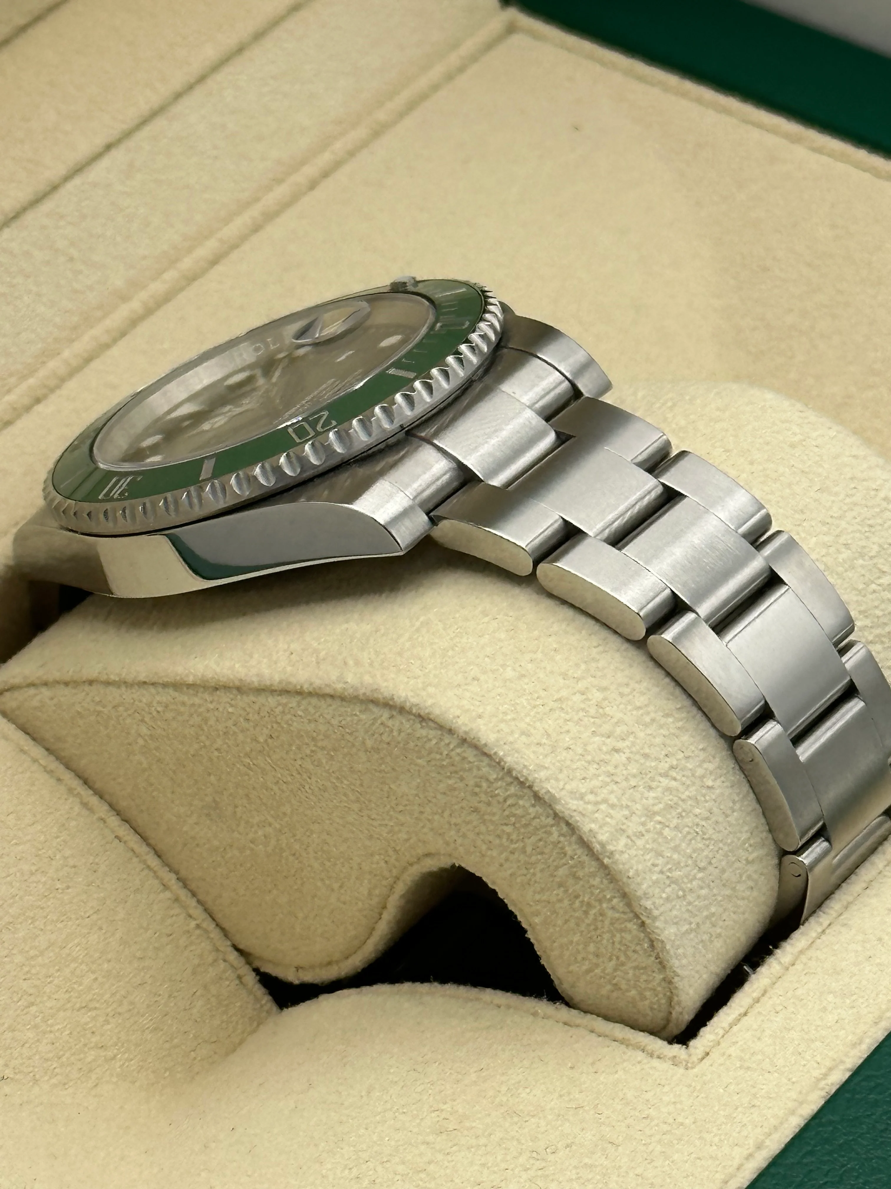 2019 Rolex Submariner "Hulk" 40mm 116610LV Green Dial - Image 8