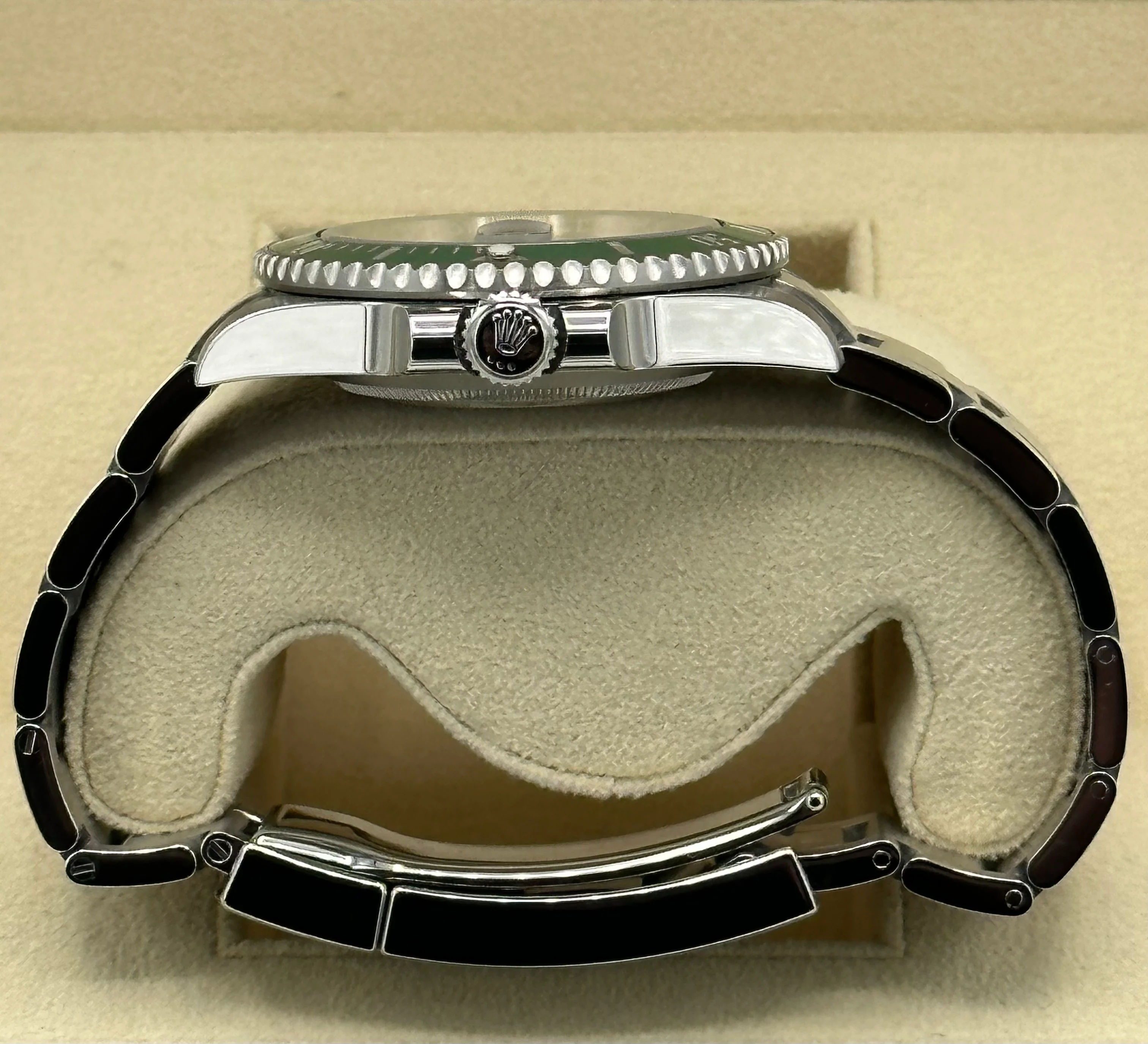 2019 Rolex Submariner "Hulk" 40mm 116610LV Green Dial - Image 9