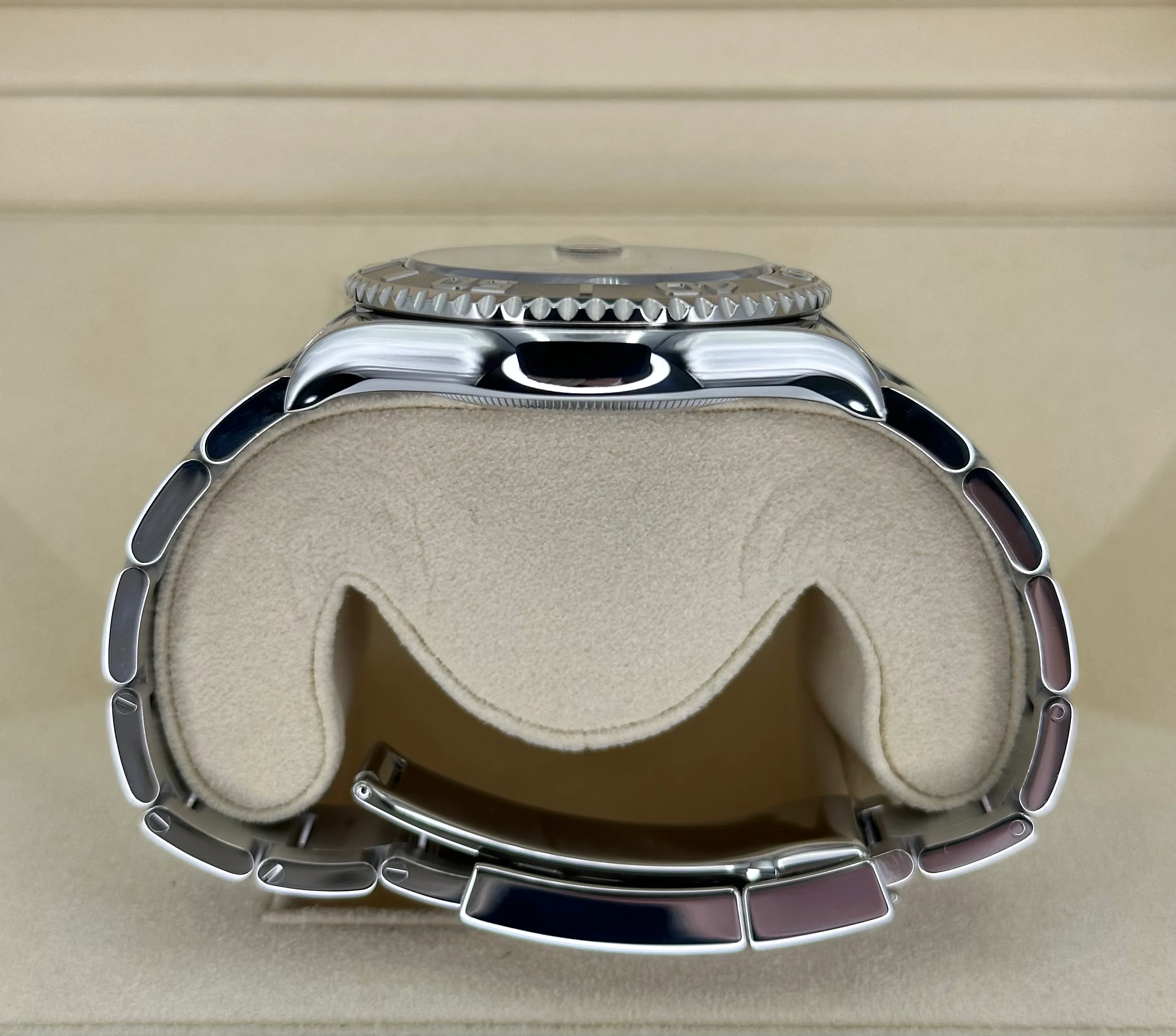 2019 Rolex Yacht-Master 40mm 116622 Stainless Steel Rhodium Dial - Image 10