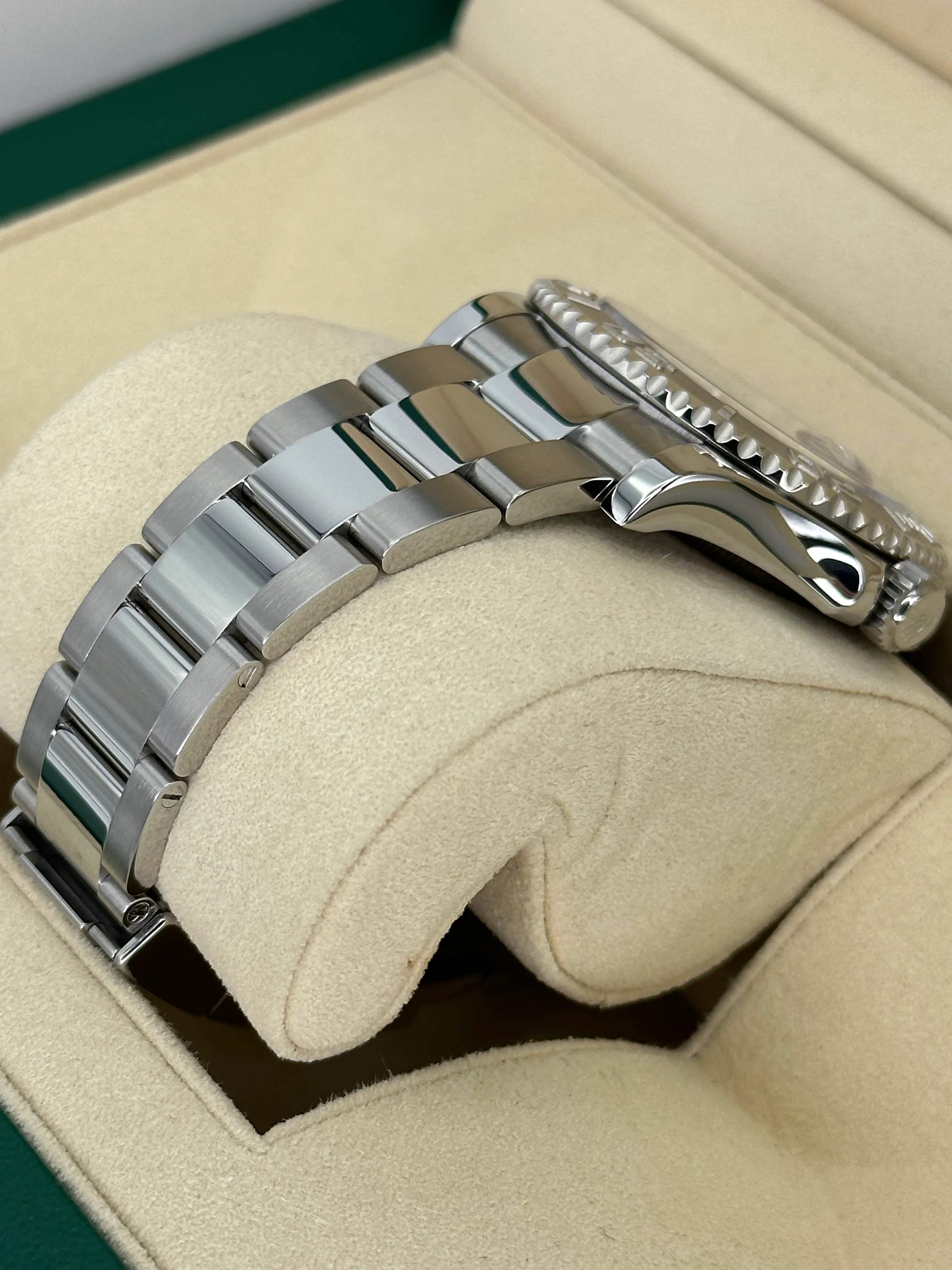 2019 Rolex Yacht-Master 40mm 116622 Stainless Steel Rhodium Dial - Image 5