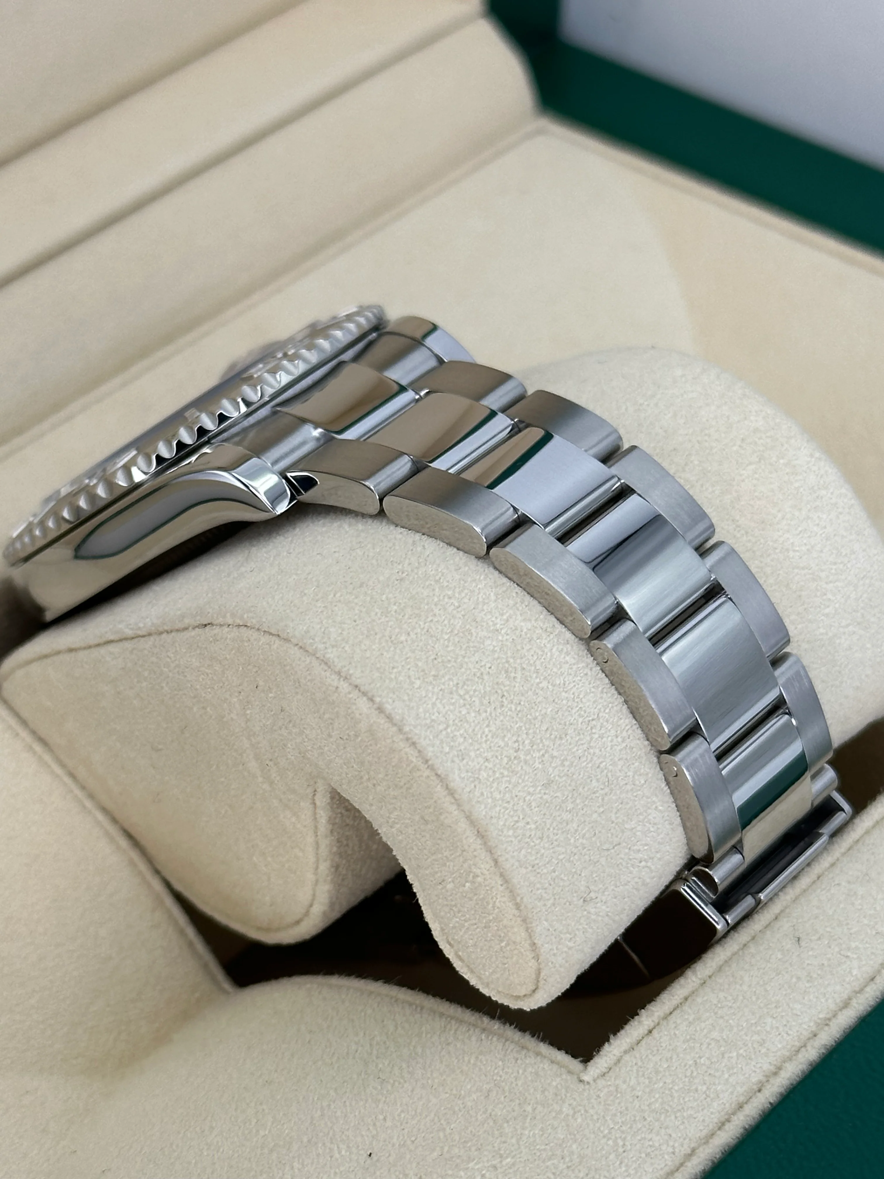 2019 Rolex Yacht-Master 40mm 116622 Stainless Steel Rhodium Dial - Image 6