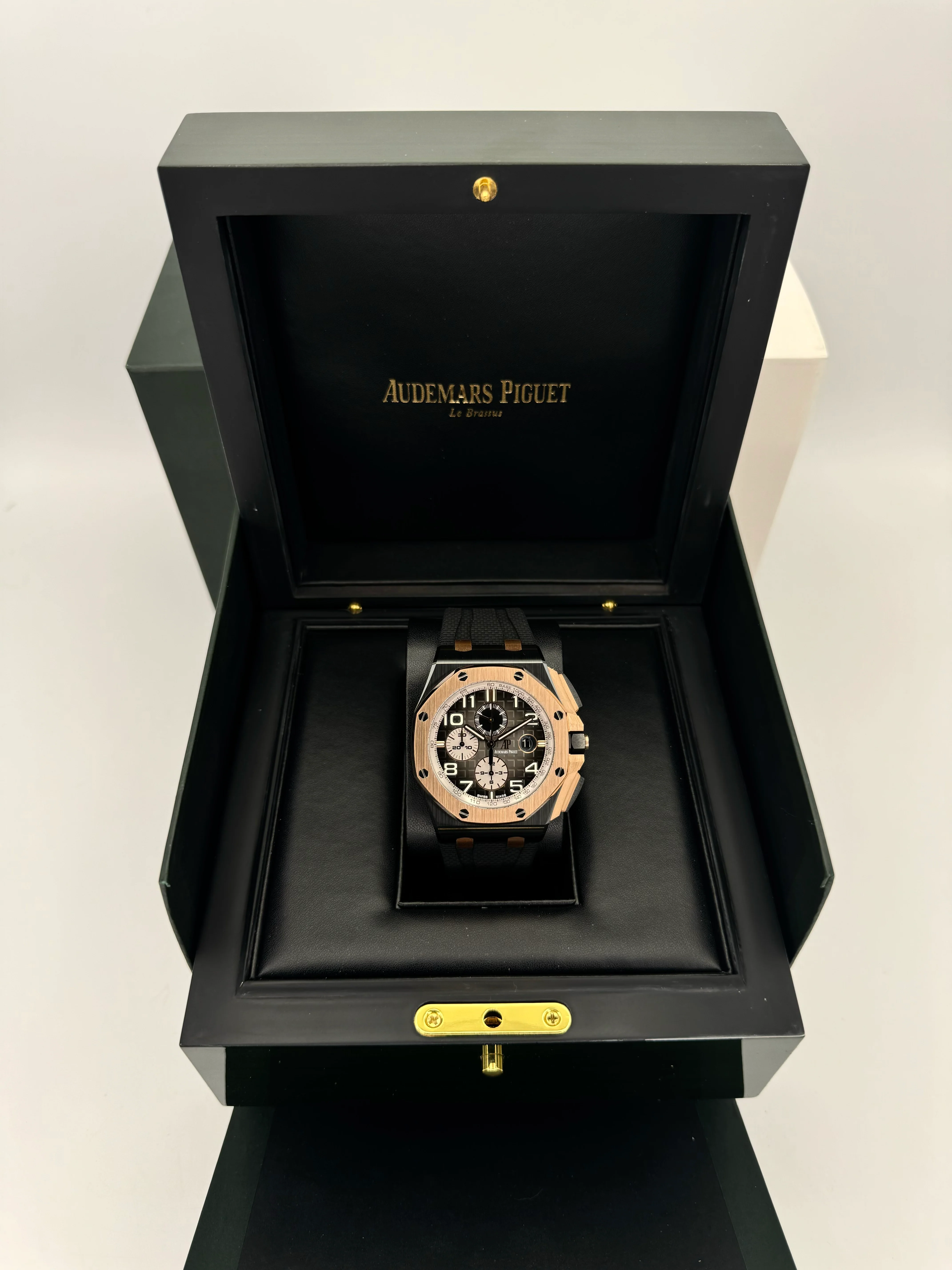 Audemars Piguet Royal Oak Offshore 44mm 26405NR - Image 9