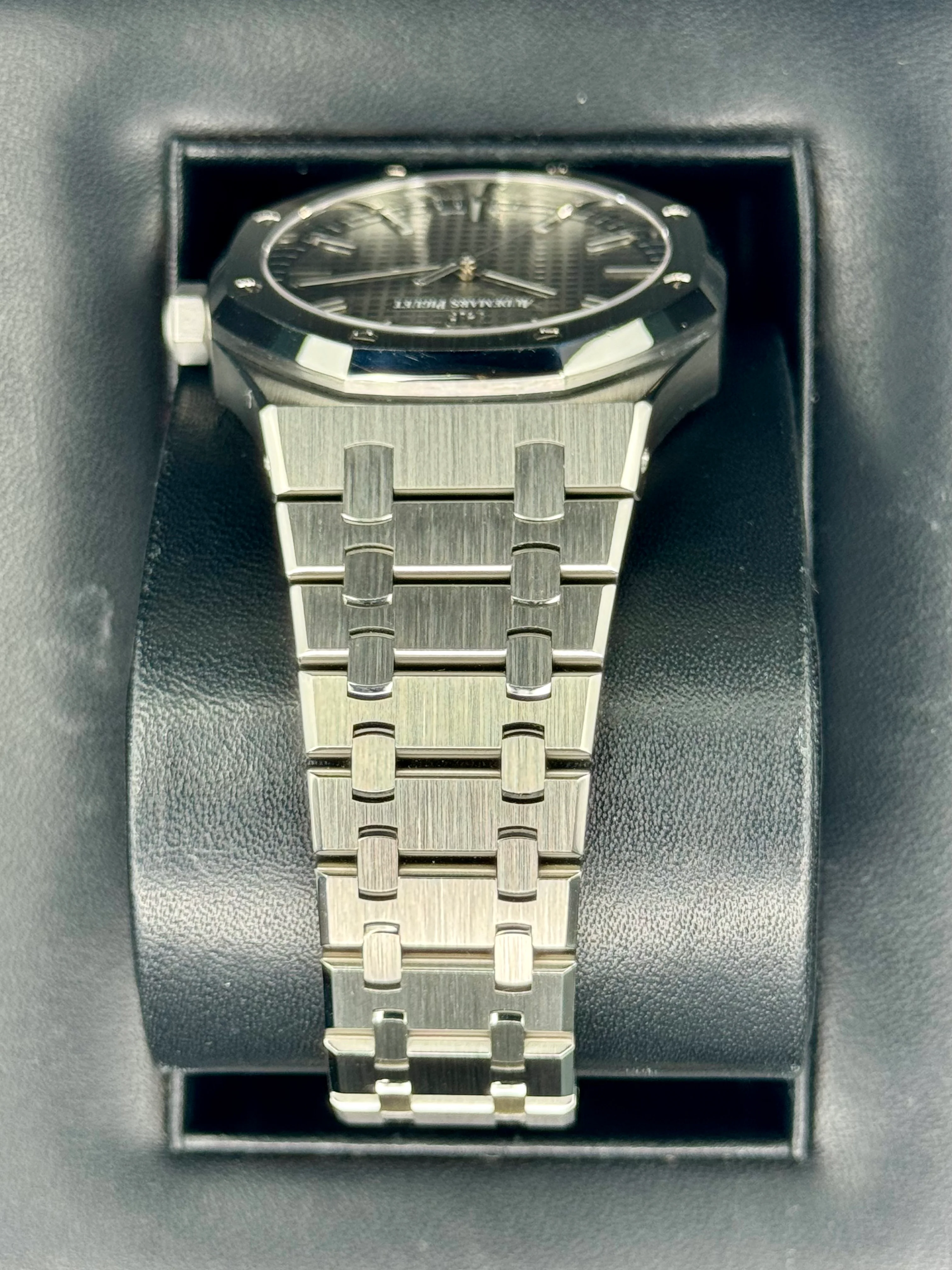 2020 Audemars Piguet Royal Oak 41mm 15500ST Grey Dial - Image 4