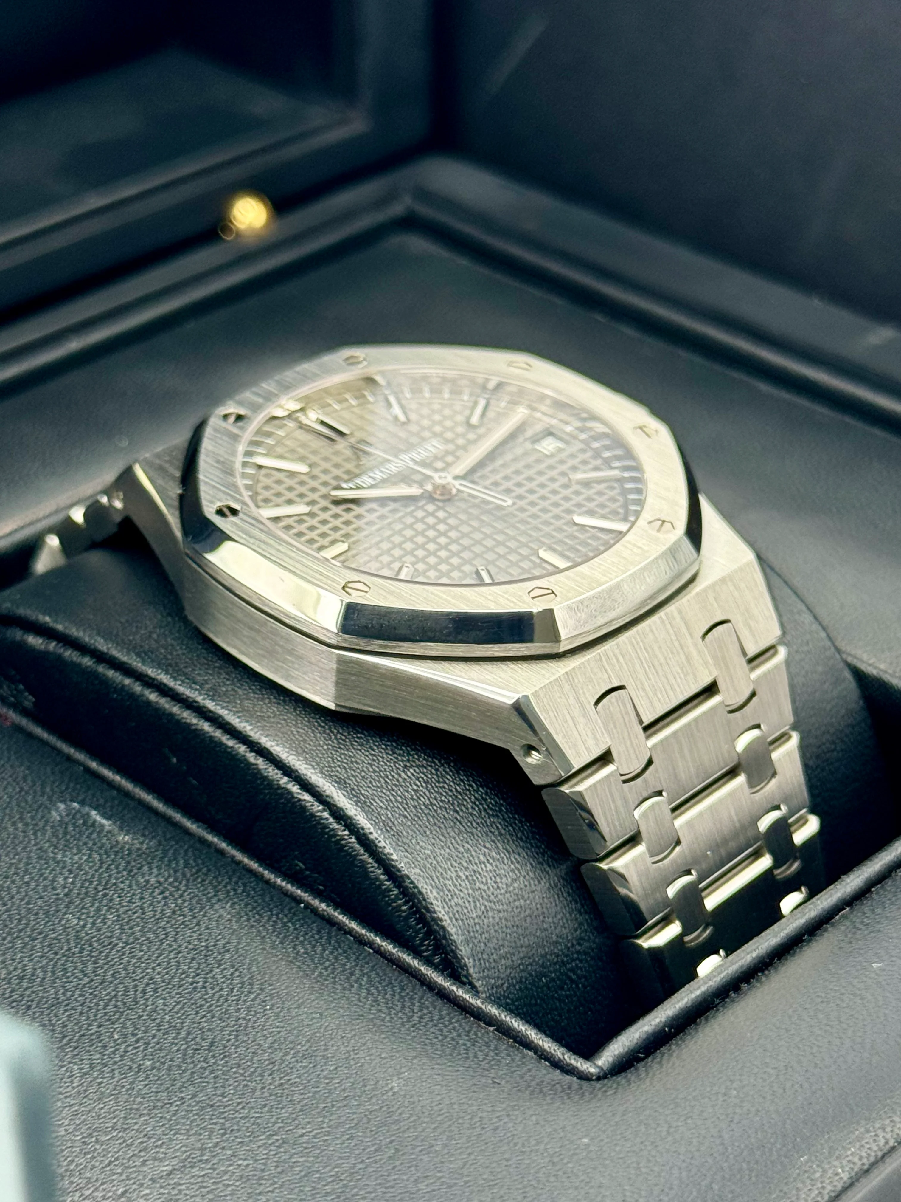 2020 Audemars Piguet Royal Oak 41mm 15500ST Grey Dial - Image 6