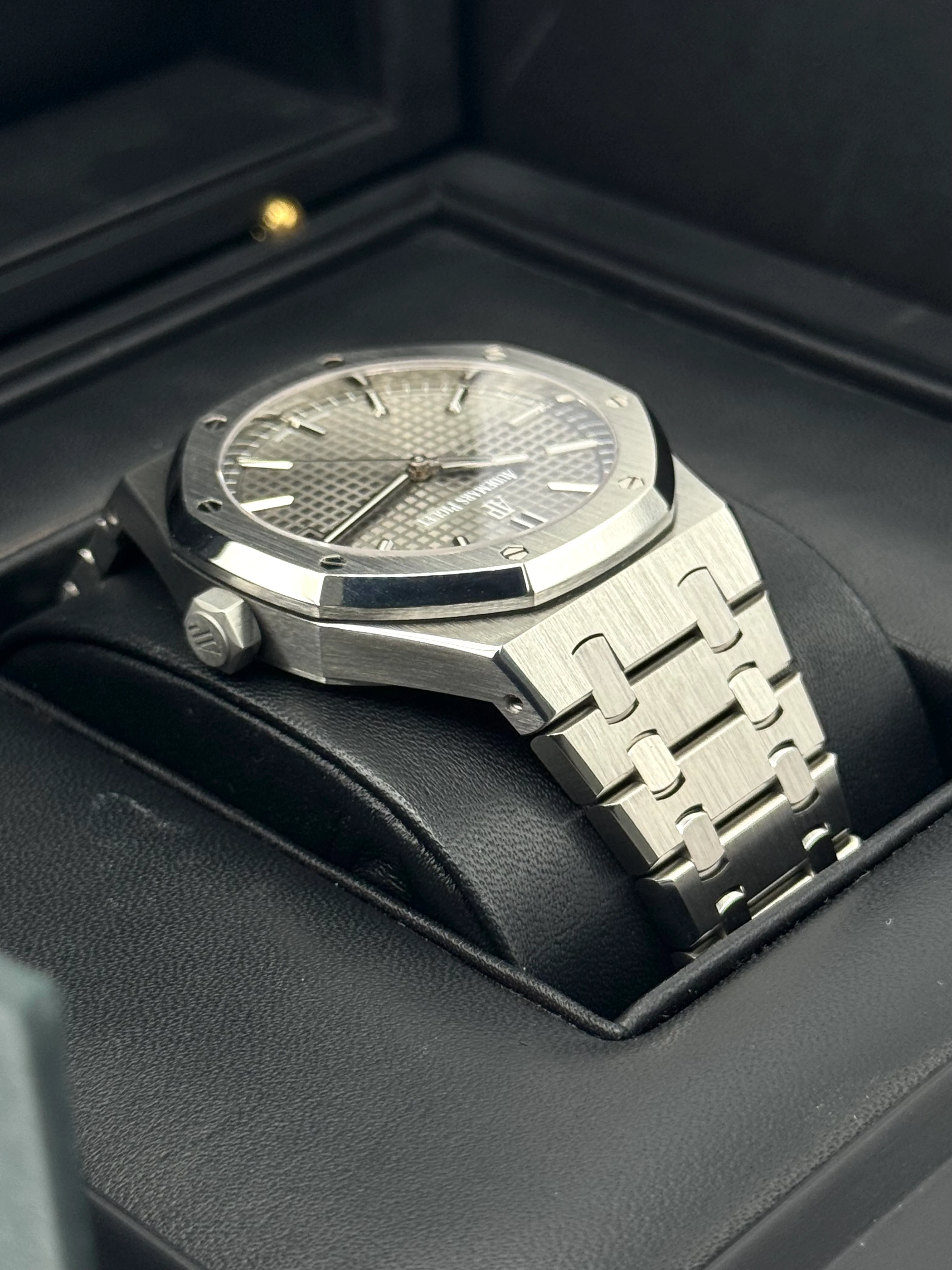 2020 Audemars Piguet Royal Oak 41mm 15500ST Grey Dial - Image 8