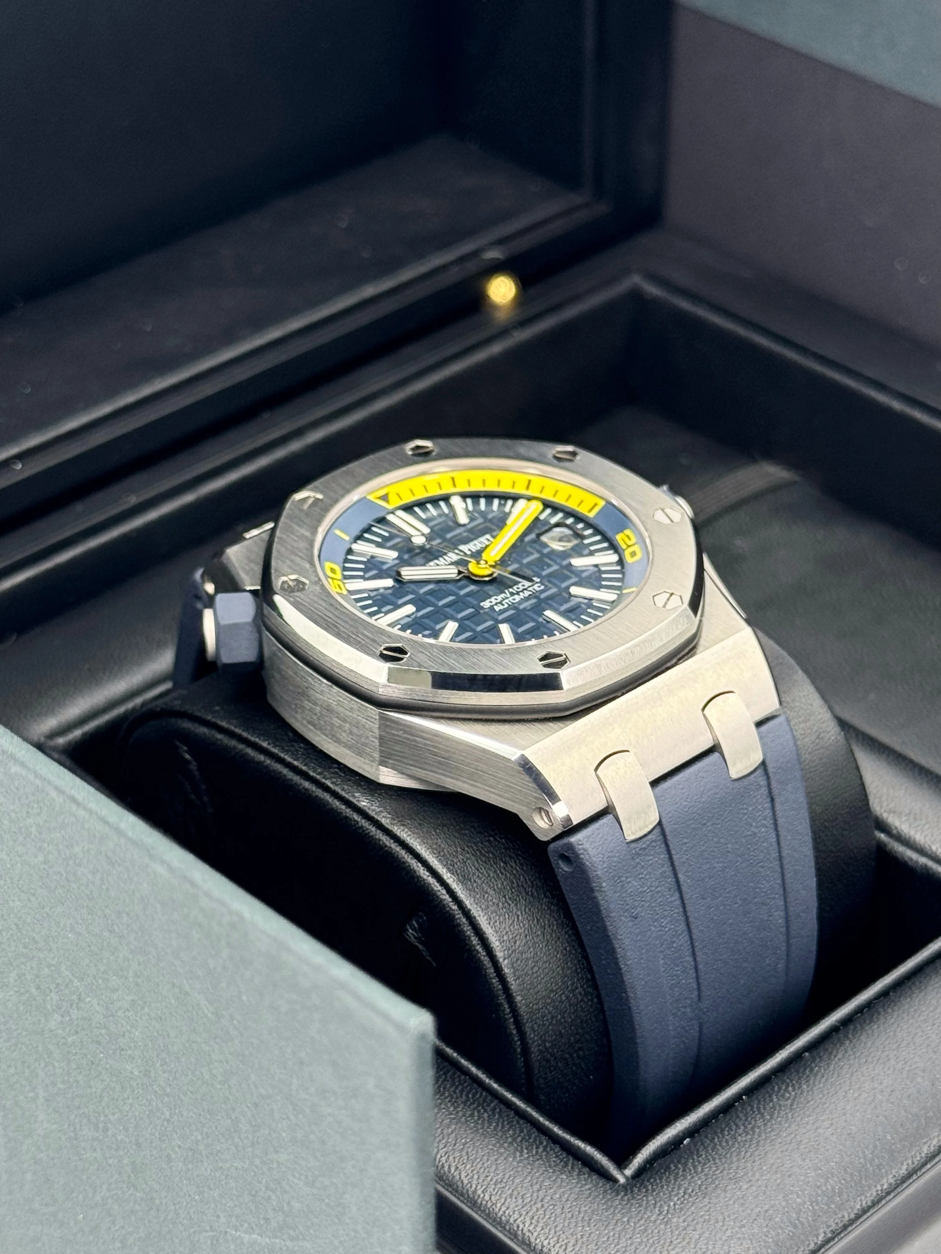 NEW 2020 Audemars Piguet Royal Oak Offshore Diver 15710ST Blue Dial - Image 6
