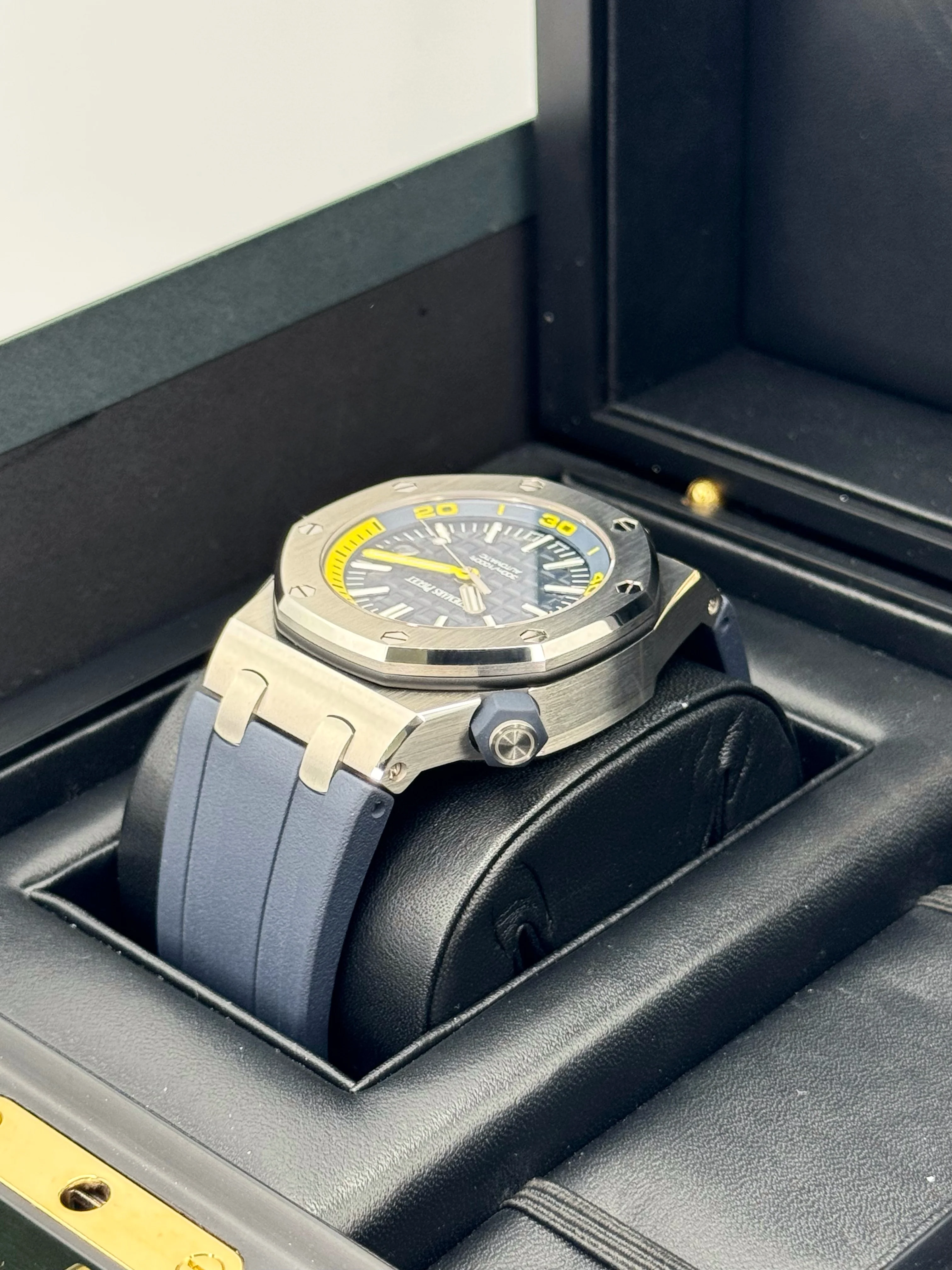 NEW 2020 Audemars Piguet Royal Oak Offshore Diver 15710ST Blue Dial - Image 7