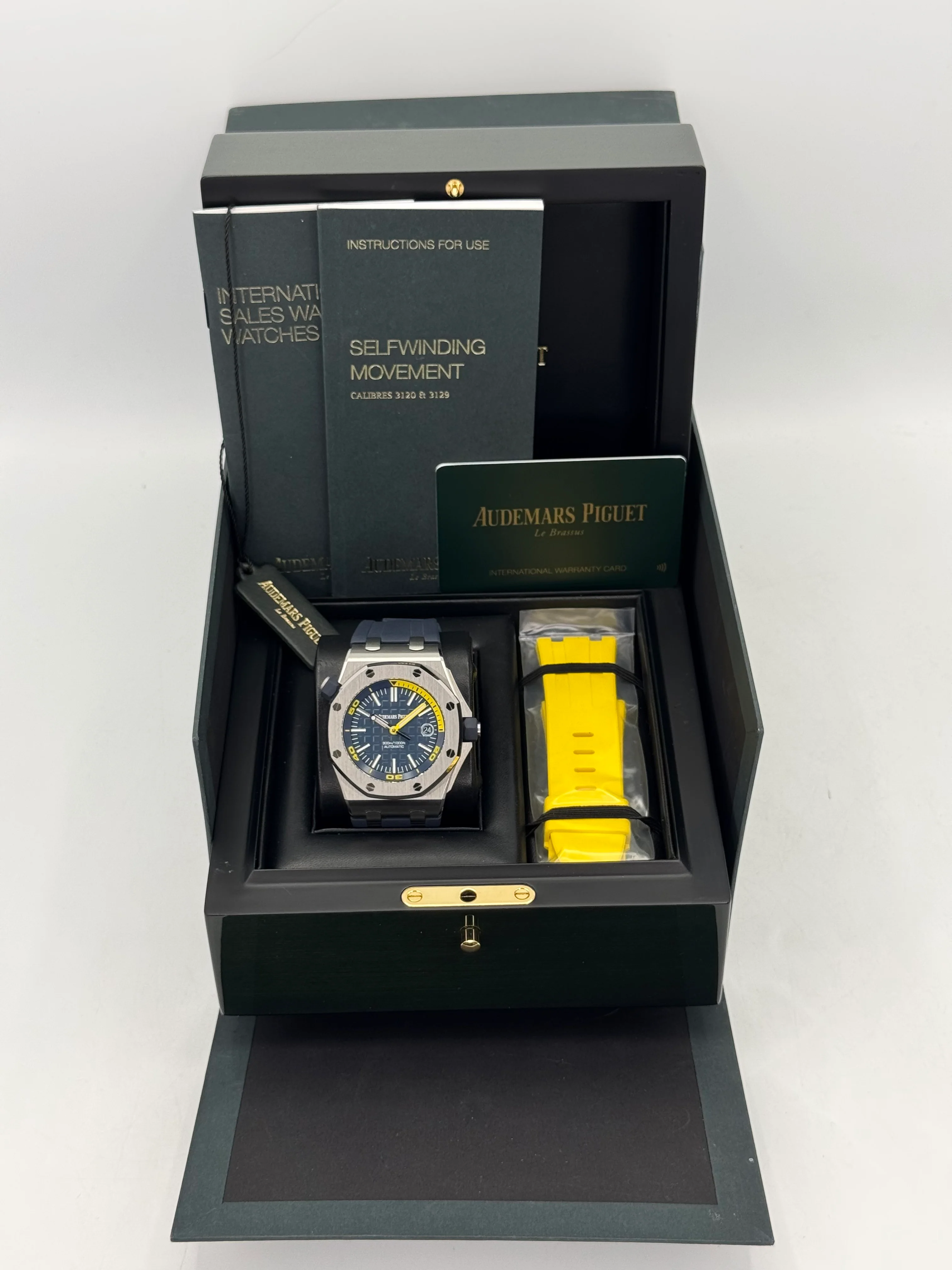NEW 2020 Audemars Piguet Royal Oak Offshore Diver 15710ST Blue Dial - Image 9