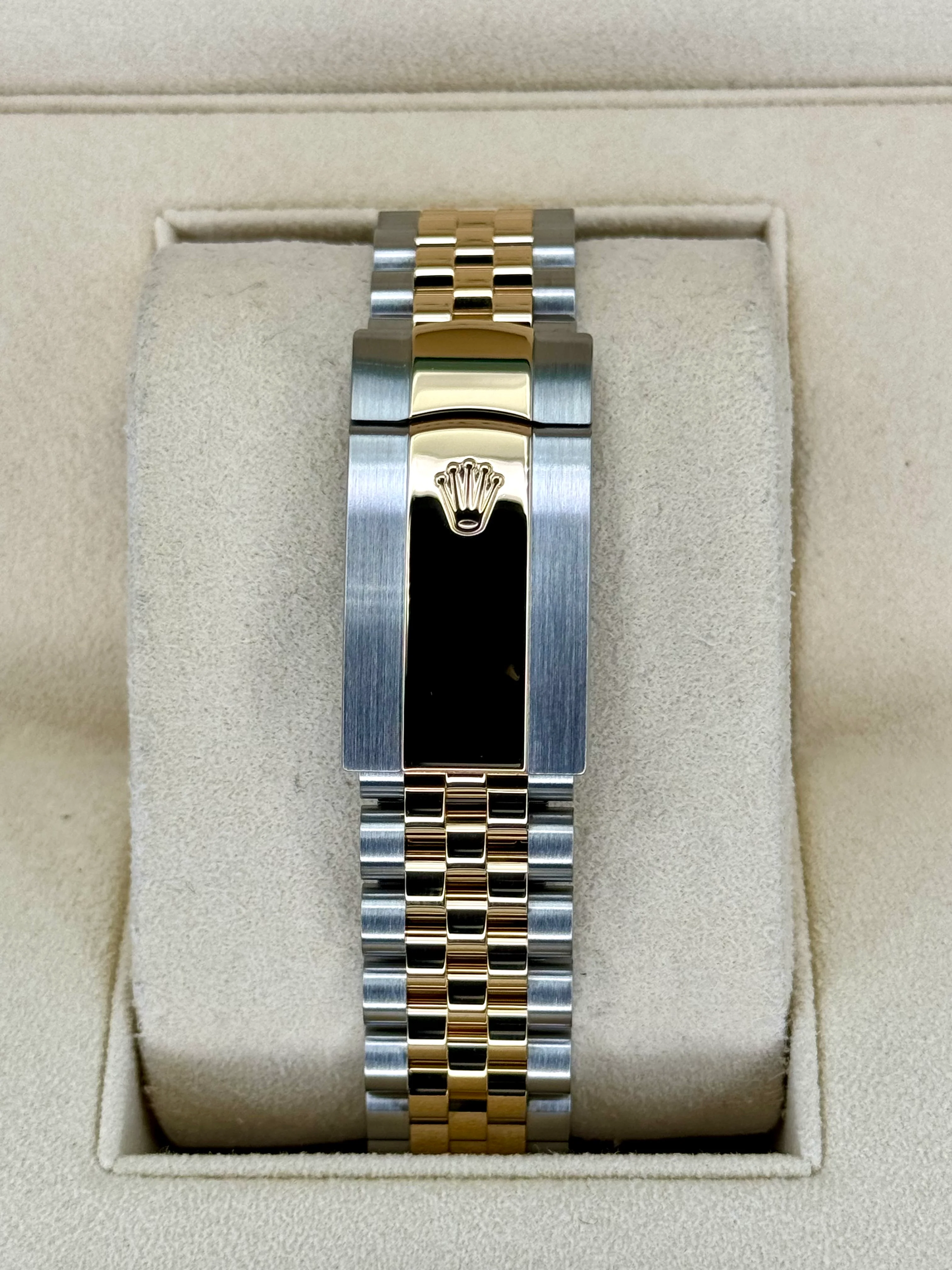 2020 Rolex Datejust 36mm 126233 Two-Tone 10 Diamond Anniversary Dial - Image 2