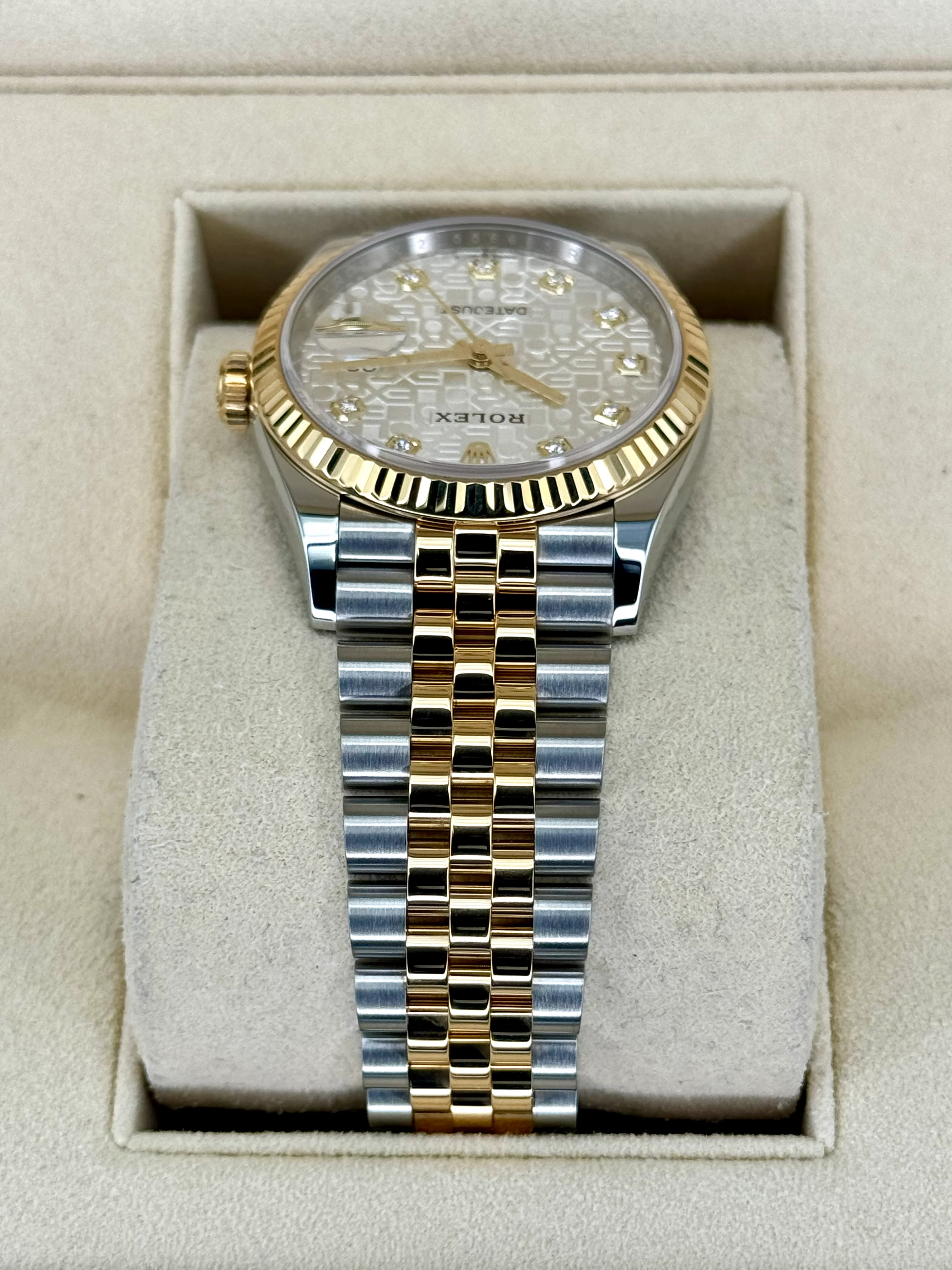 2020 Rolex Datejust 36mm 126233 Two-Tone 10 Diamond Anniversary Dial - Image 4