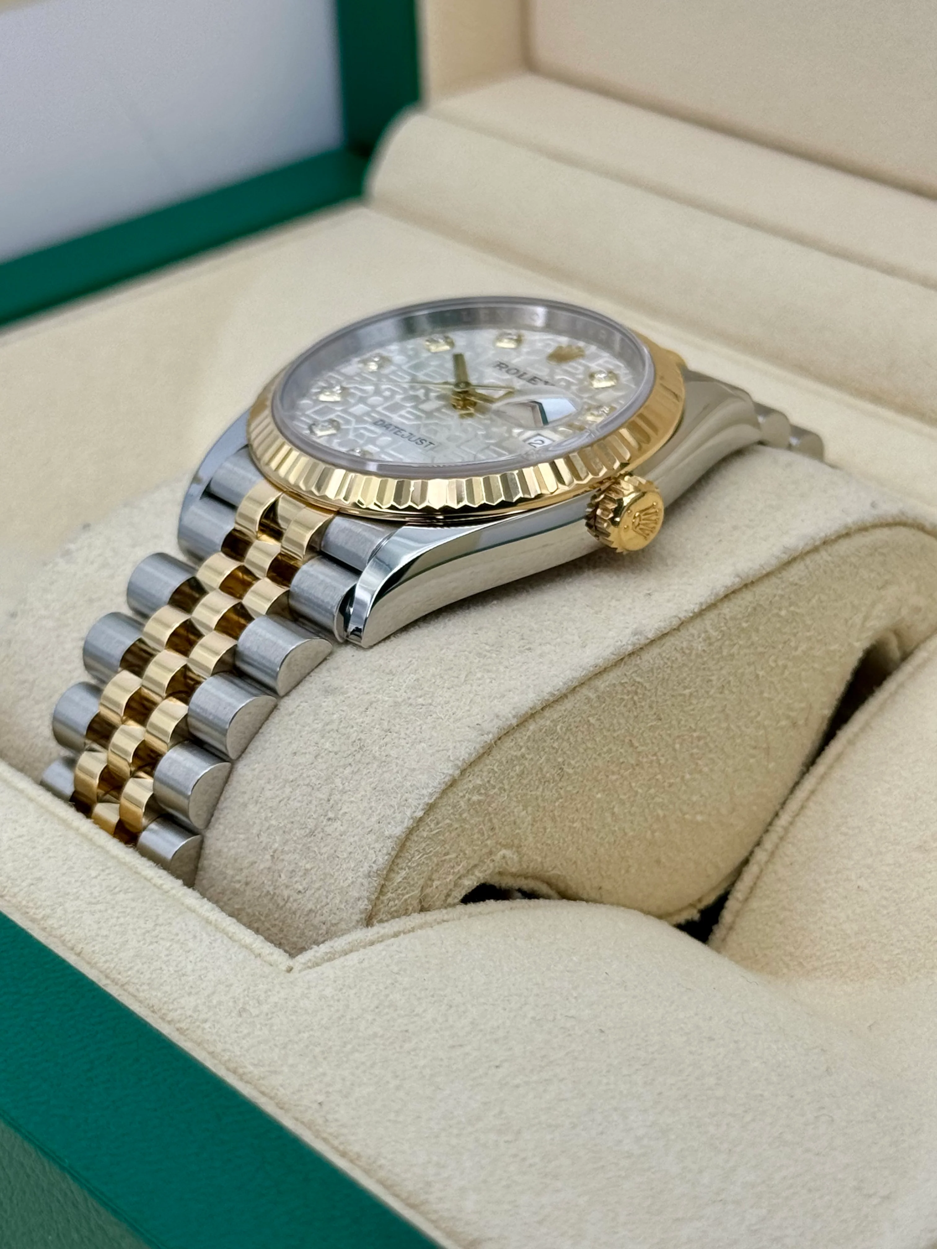 2020 Rolex Datejust 36mm 126233 Two-Tone 10 Diamond Anniversary Dial - Image 5
