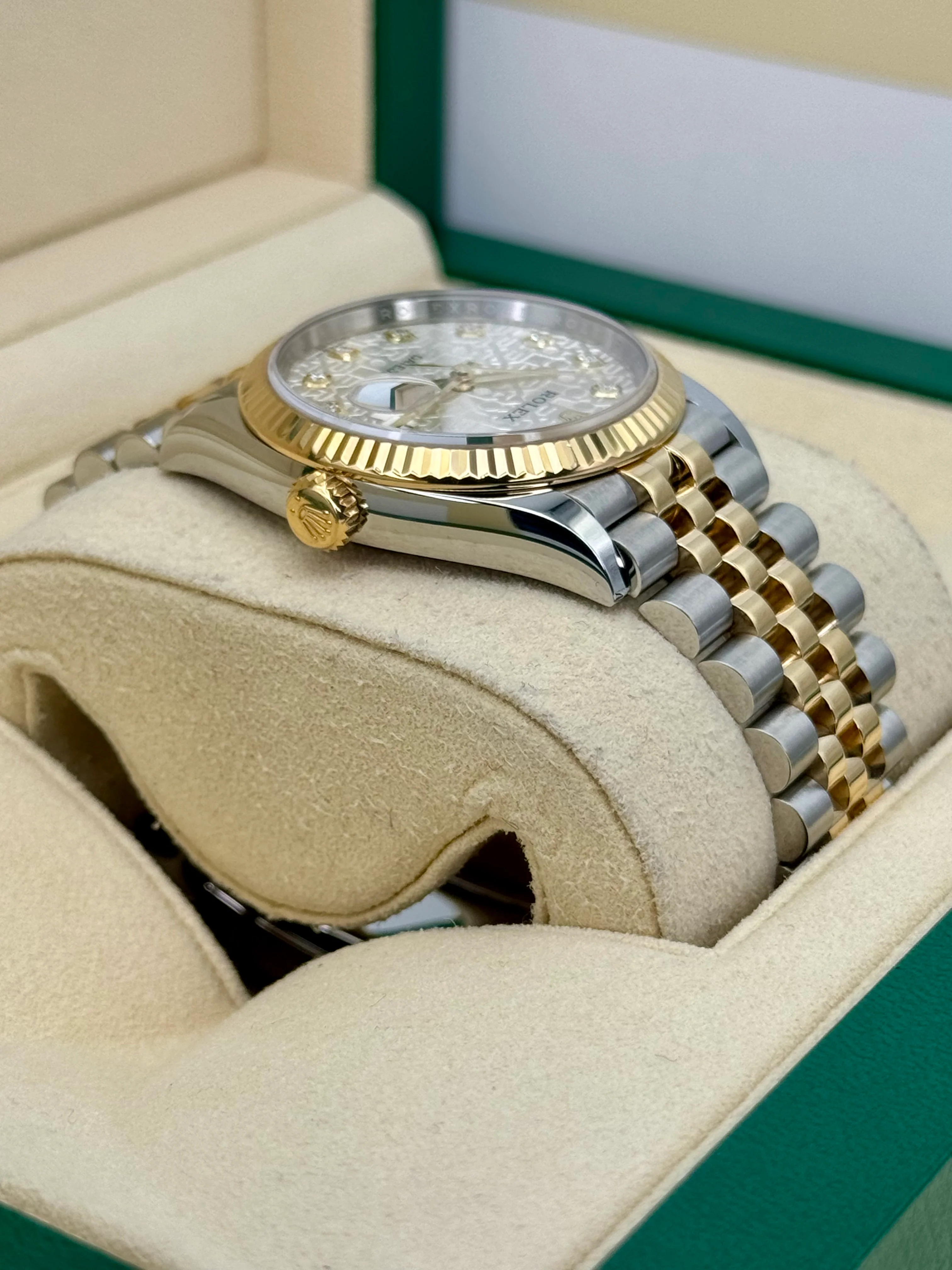 2020 Rolex Datejust 36mm 126233 Two-Tone 10 Diamond Anniversary Dial - Image 8