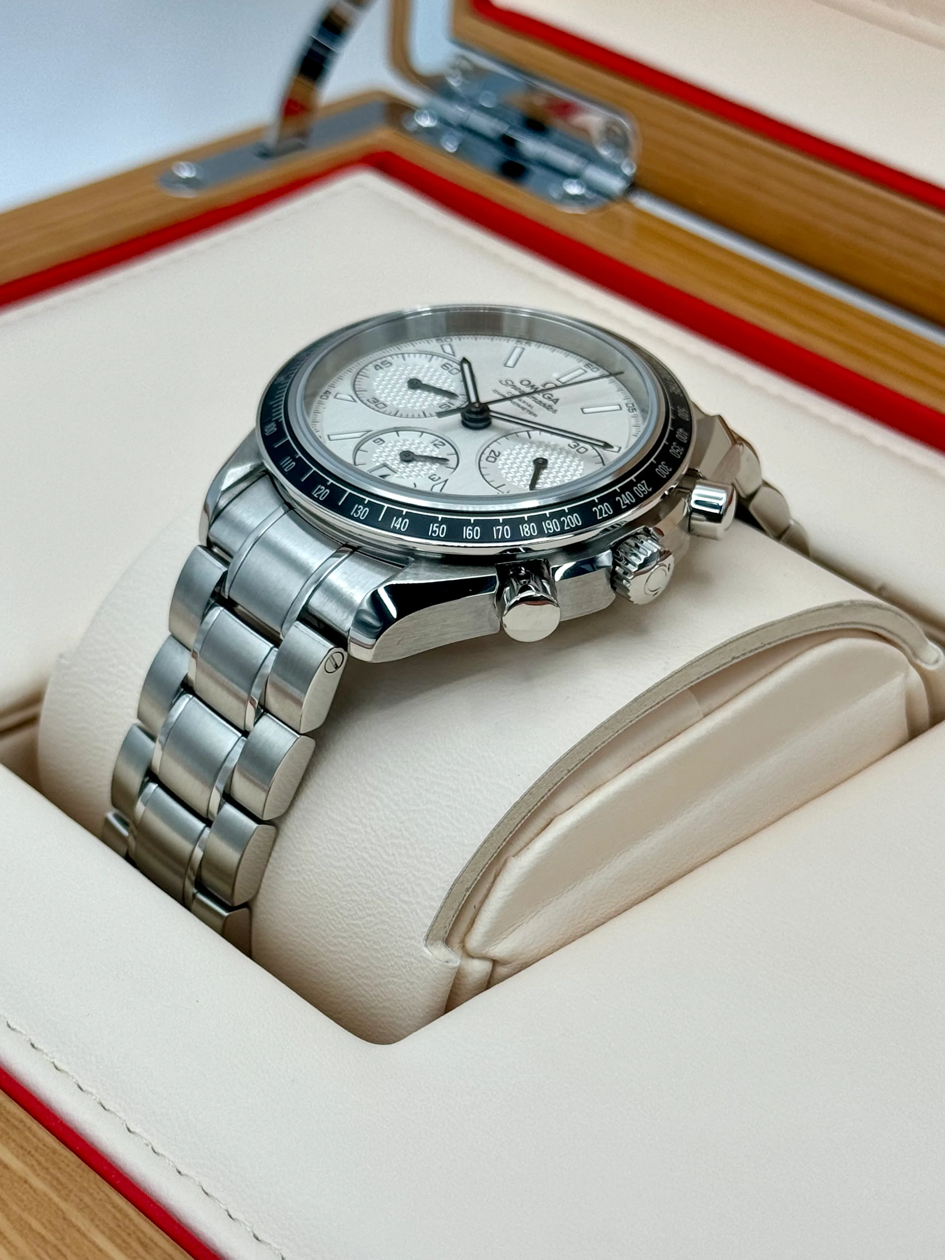 2020 Omega Speeedmaster Racing 40mm 326.30.40.5002.001 White Dial - Image 5