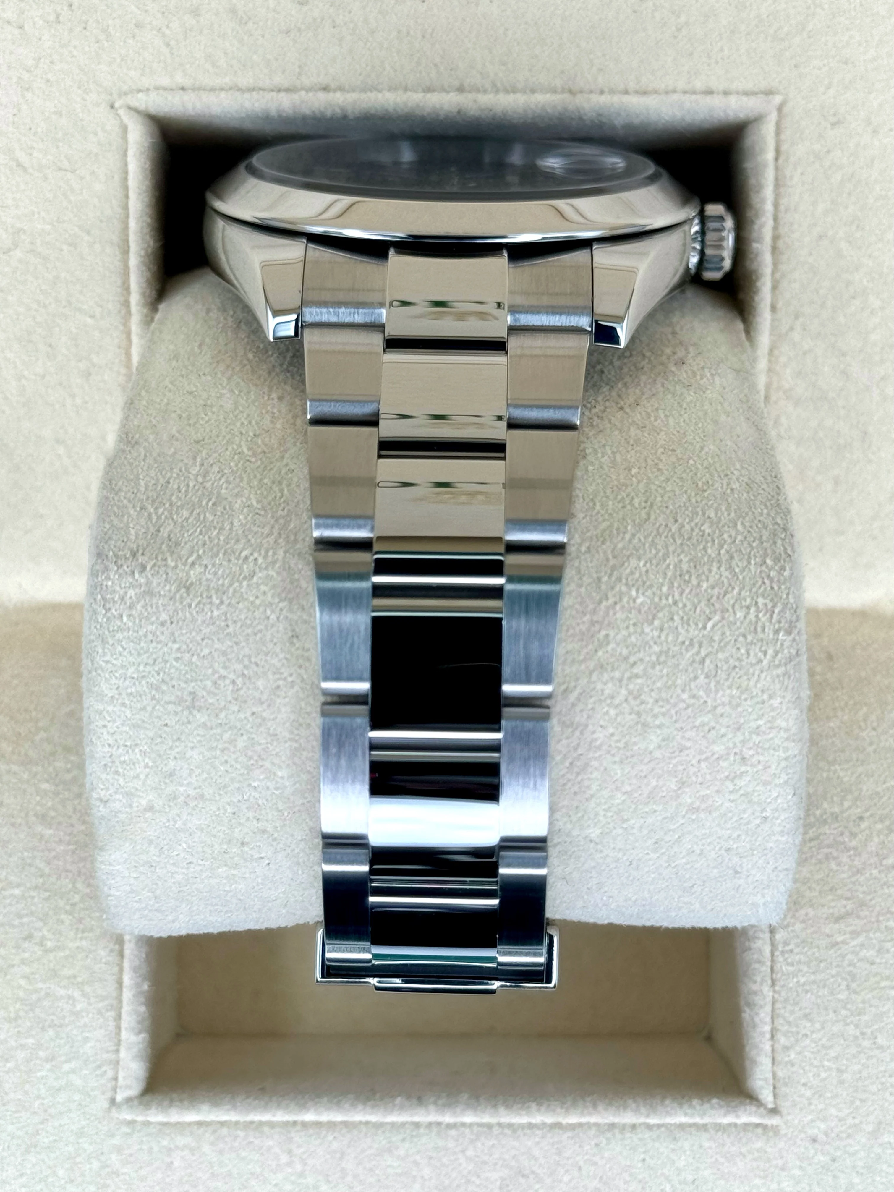 2020 Rolex Datejust 41mm 126300 Stainless Steel Oyster Black Dial - Image 3
