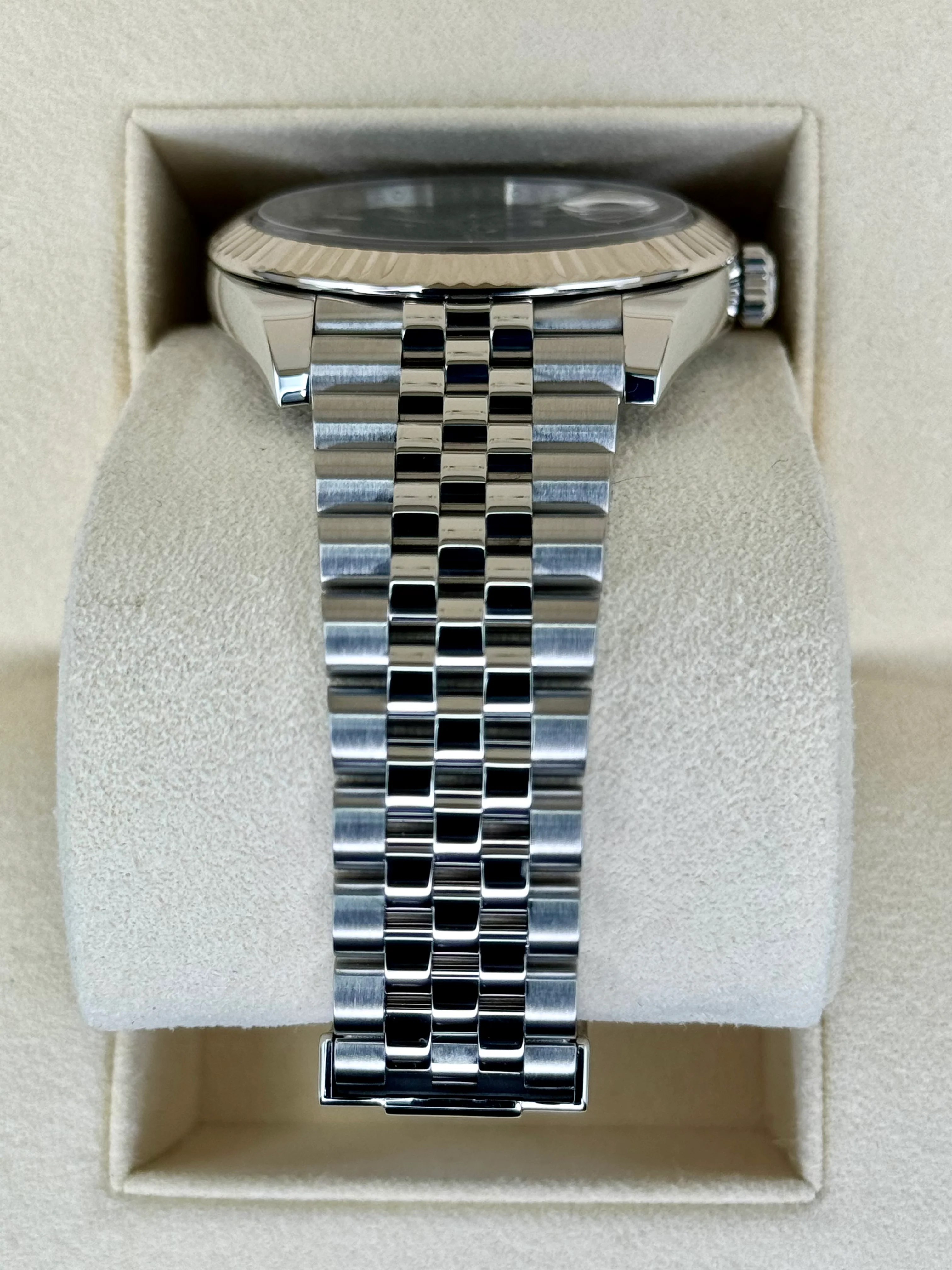 2020 Rolex Datejust 41mm 126334 Stainless Steel Jubilee Black Dial - Image 3