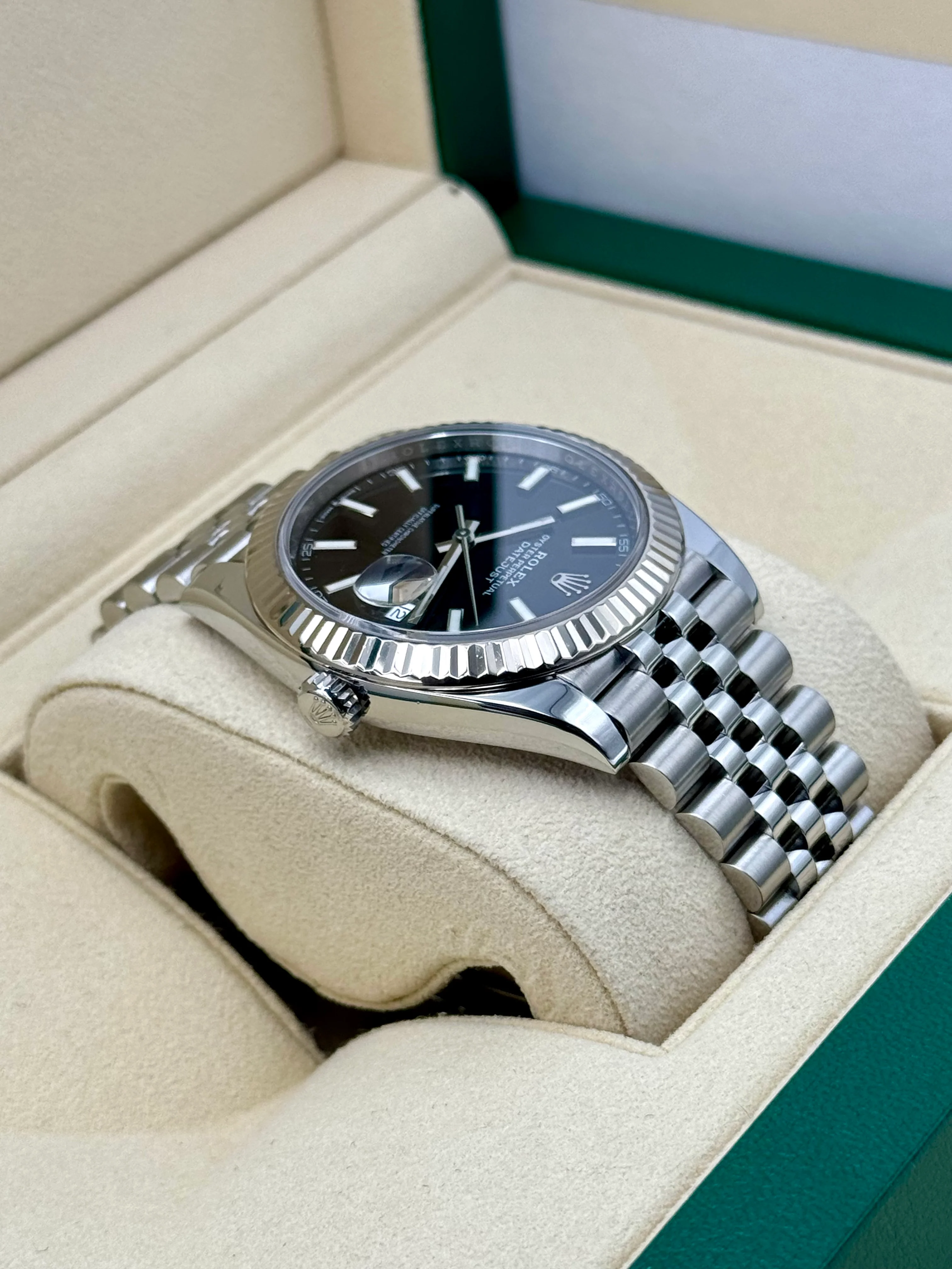 2020 Rolex Datejust 41mm 126334 Stainless Steel Jubilee Black Dial - Image 8
