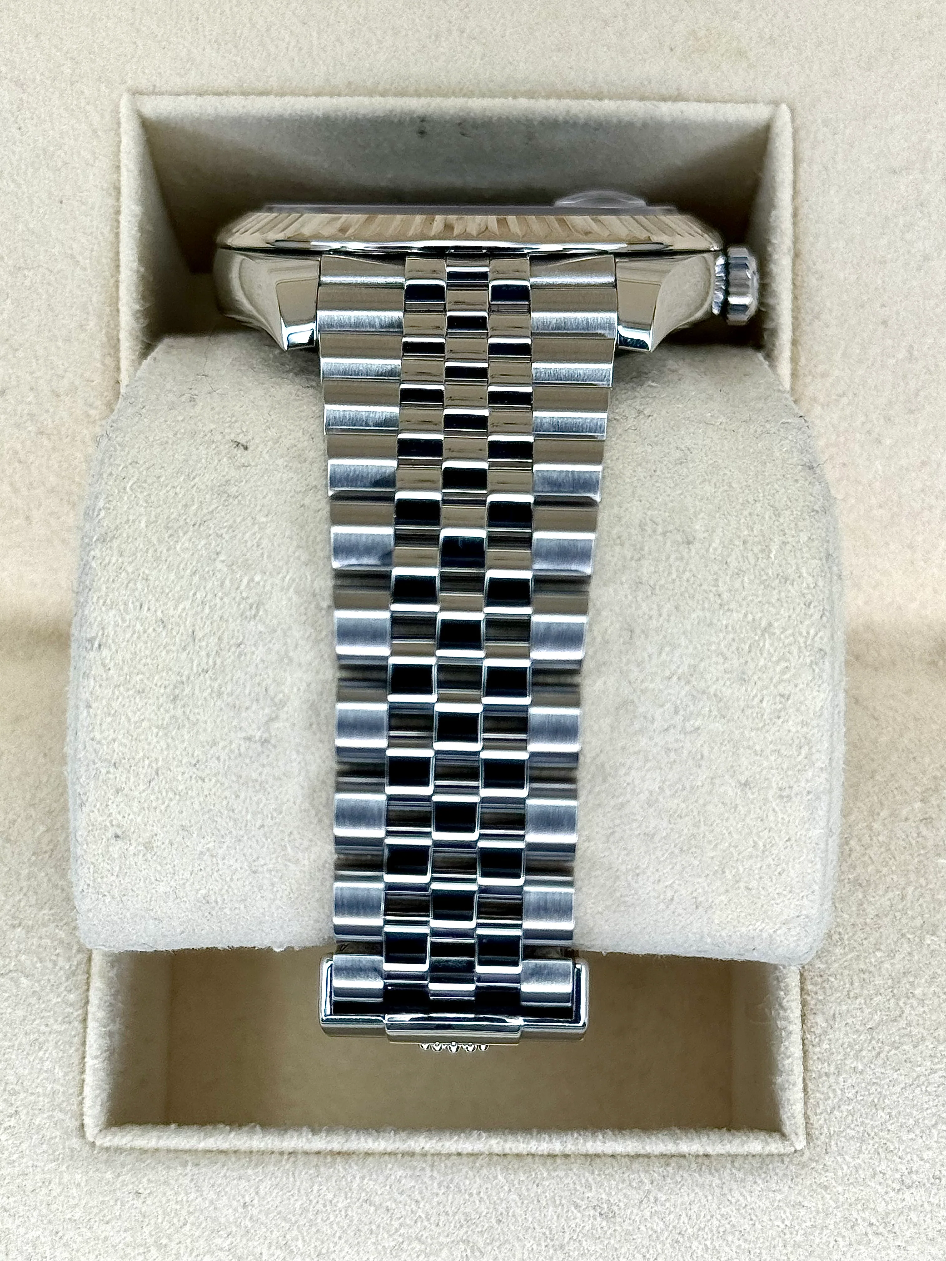 2020 Rolex Datejust 41mm 126334 Stainless Steel Jubilee Black Diamond Dial - Image 3
