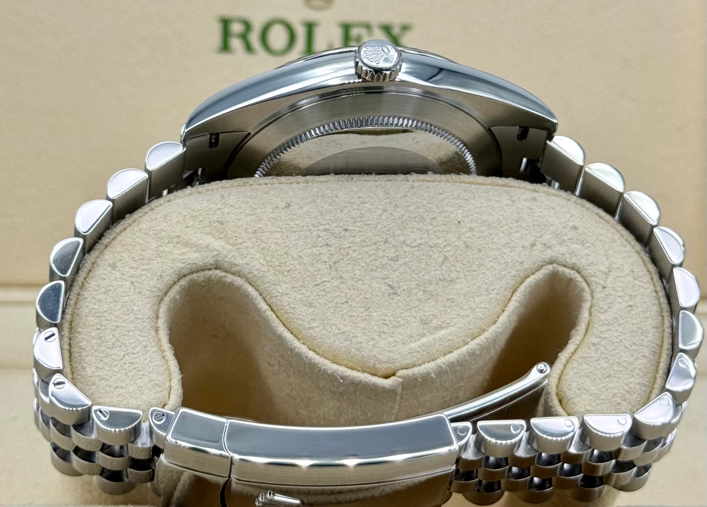 2020 Rolex Datejust 41mm 126334 Stainless Steel Jubilee Black Diamond Dial - Image 9