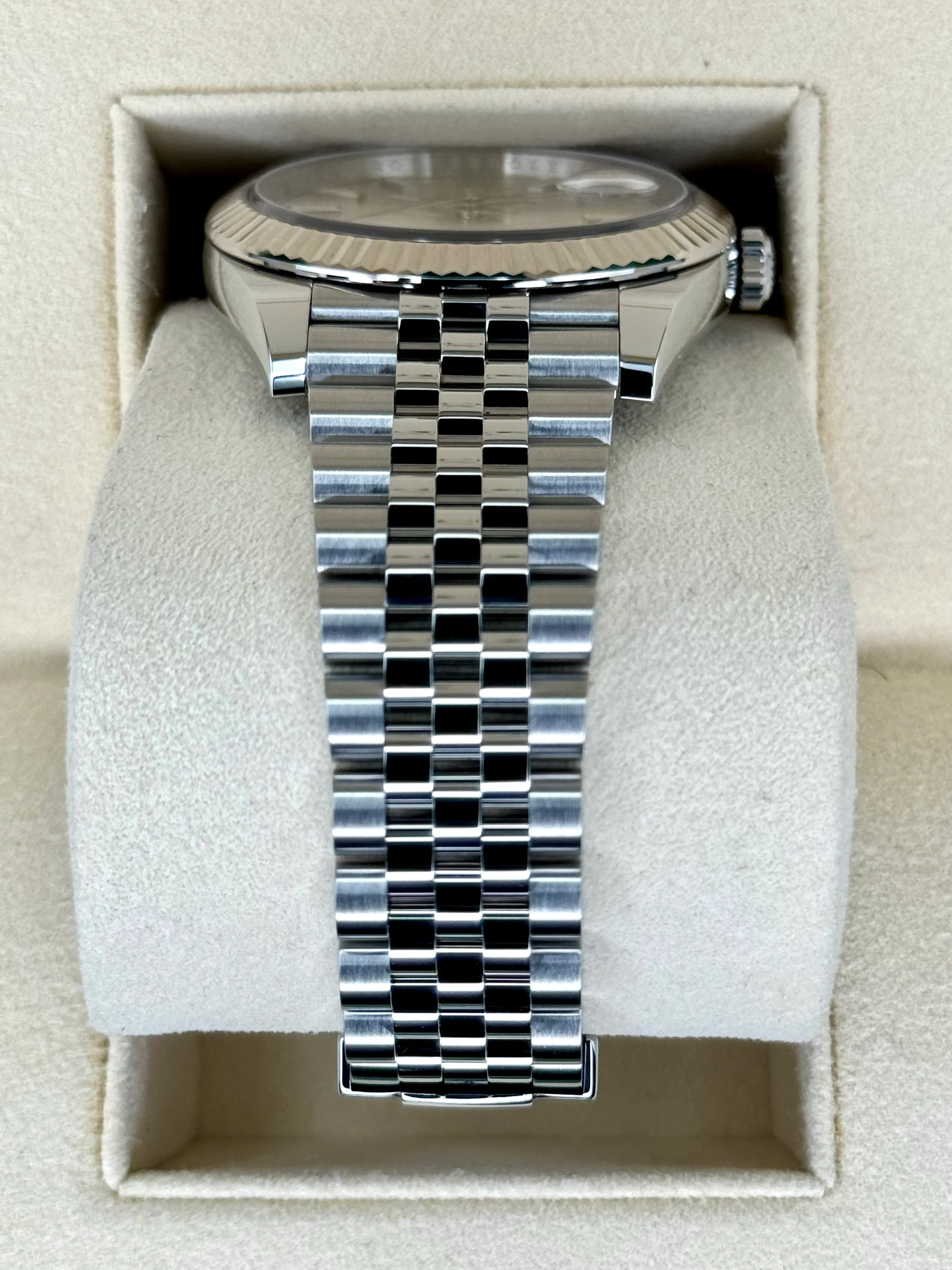 2020 Rolex Datejust 41mm 126334 Stainless Steel Jubilee Silver Dial - Image 3