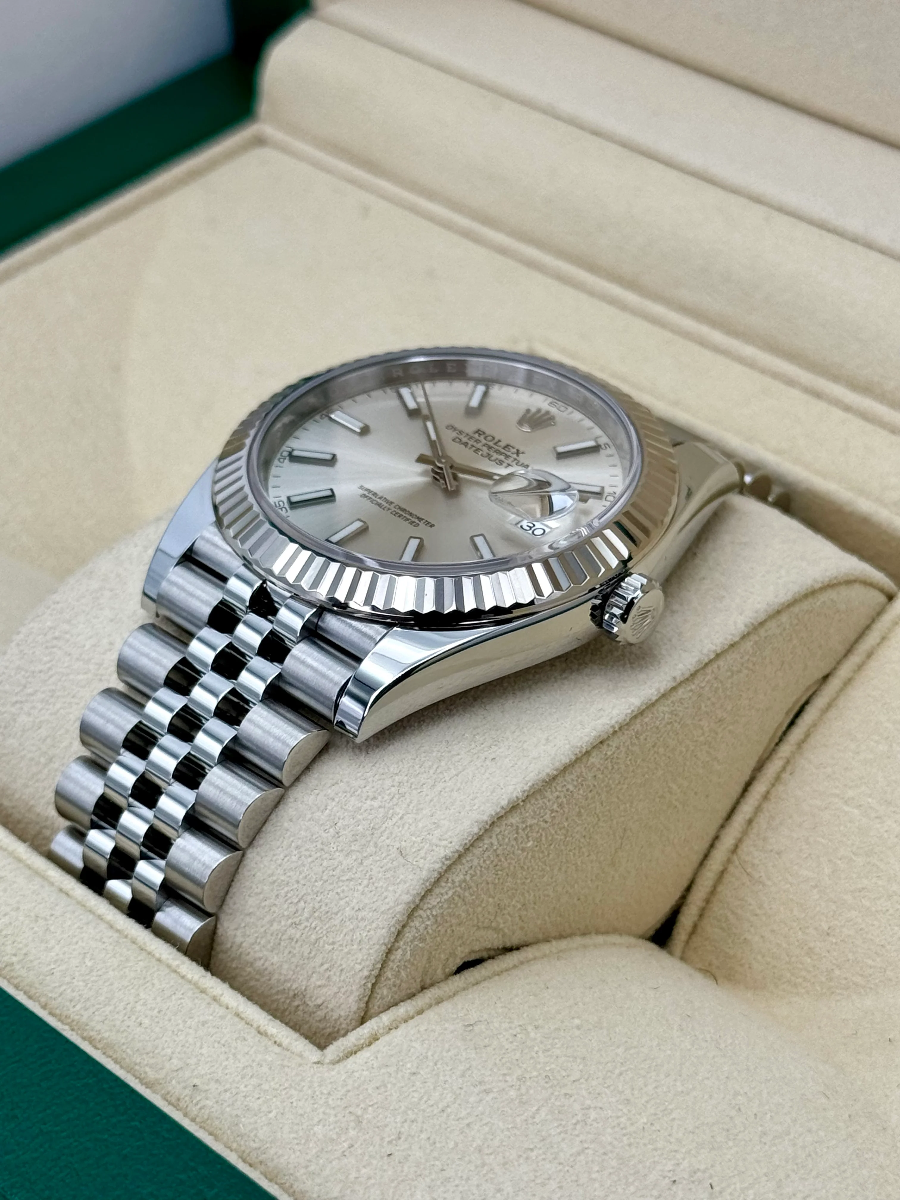 2020 Rolex Datejust 41mm 126334 Stainless Steel Jubilee Silver Dial - Image 5