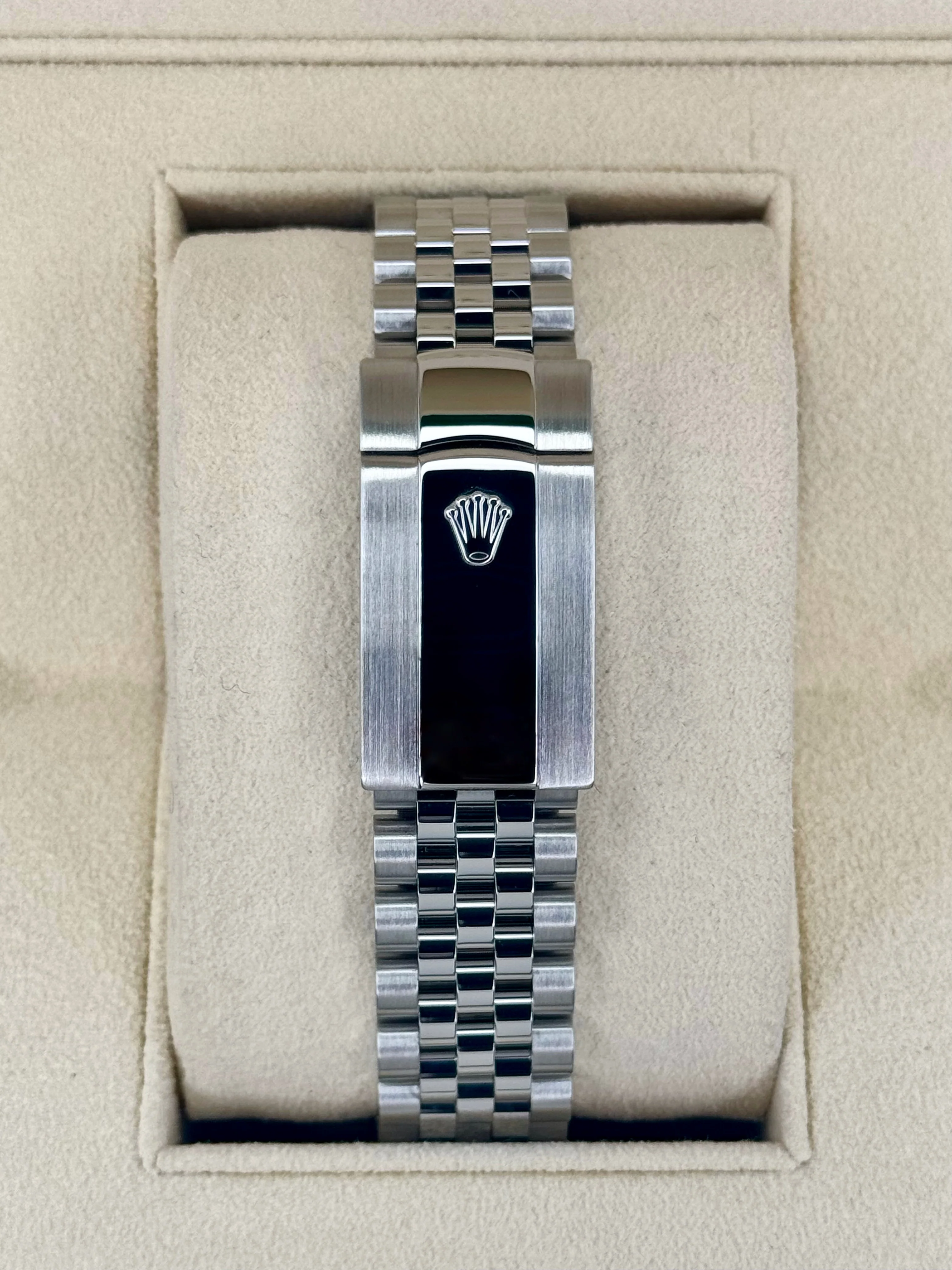 2020 Rolex Datejust 41mm 126334 Stainless Steel Jubilee Wimbledon Dial - Image 2
