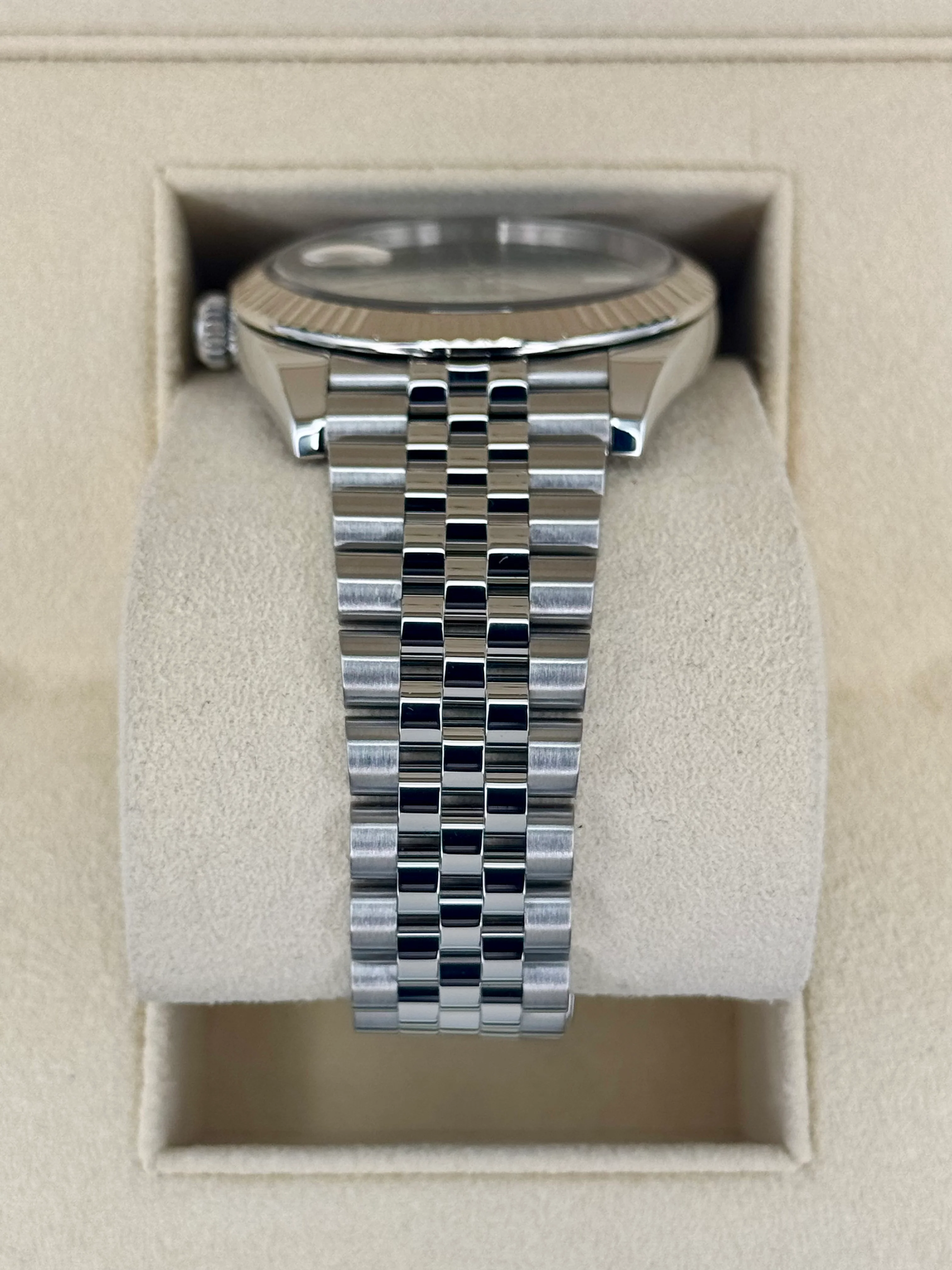 2020 Rolex Datejust 41mm 126334 Stainless Steel Jubilee Wimbledon Dial - Image 4