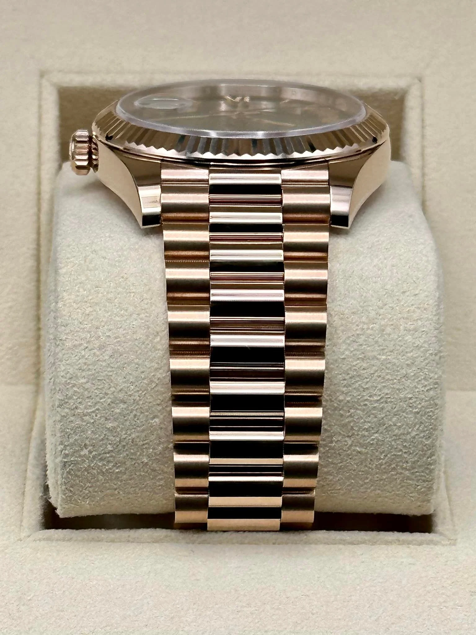 NEW 2023 Rolex Day-Date 40mm 228235 Presidential Rose Gold Green Dial - Image 4
