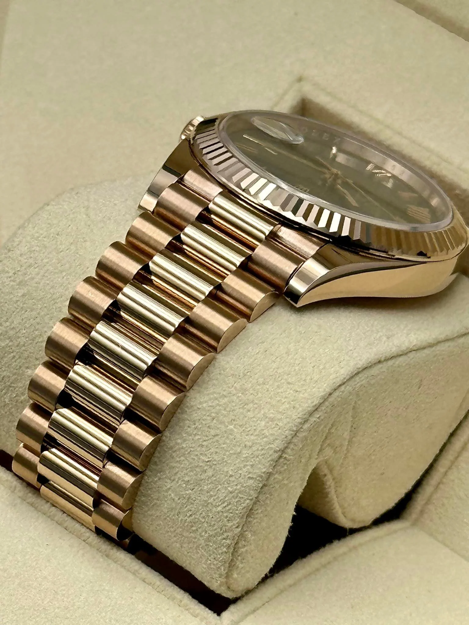 NEW 2023 Rolex Day-Date 40mm 228235 Presidential Rose Gold Green Dial - Image 5