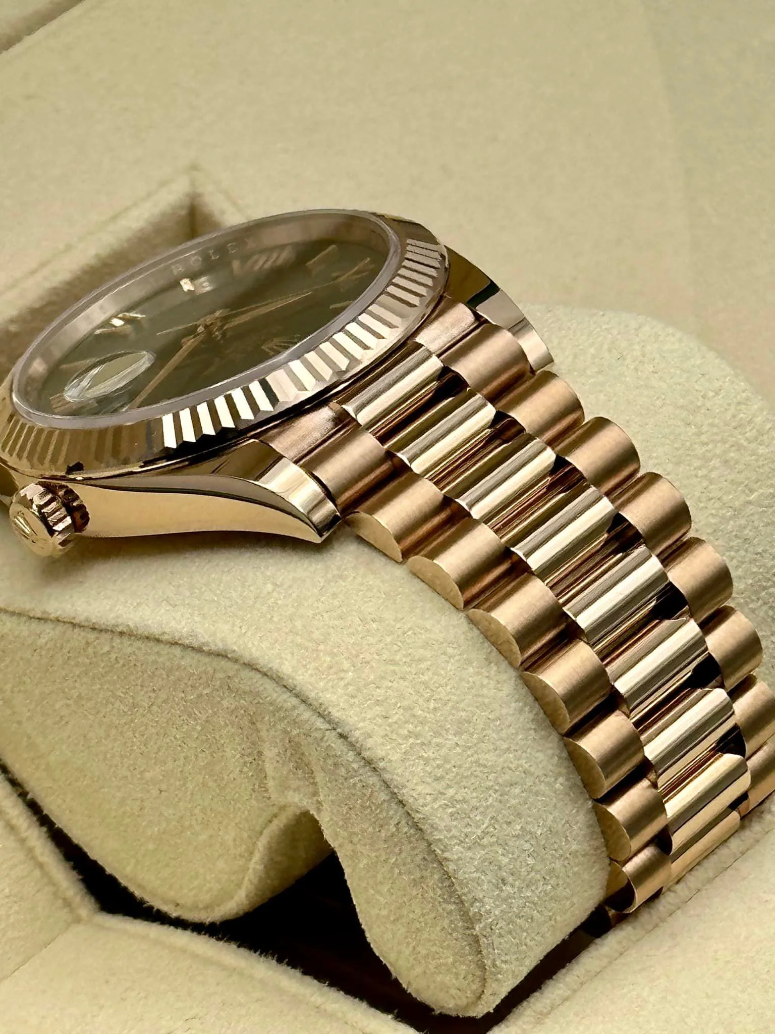 NEW 2023 Rolex Day-Date 40mm 228235 Presidential Rose Gold Green Dial - Image 6