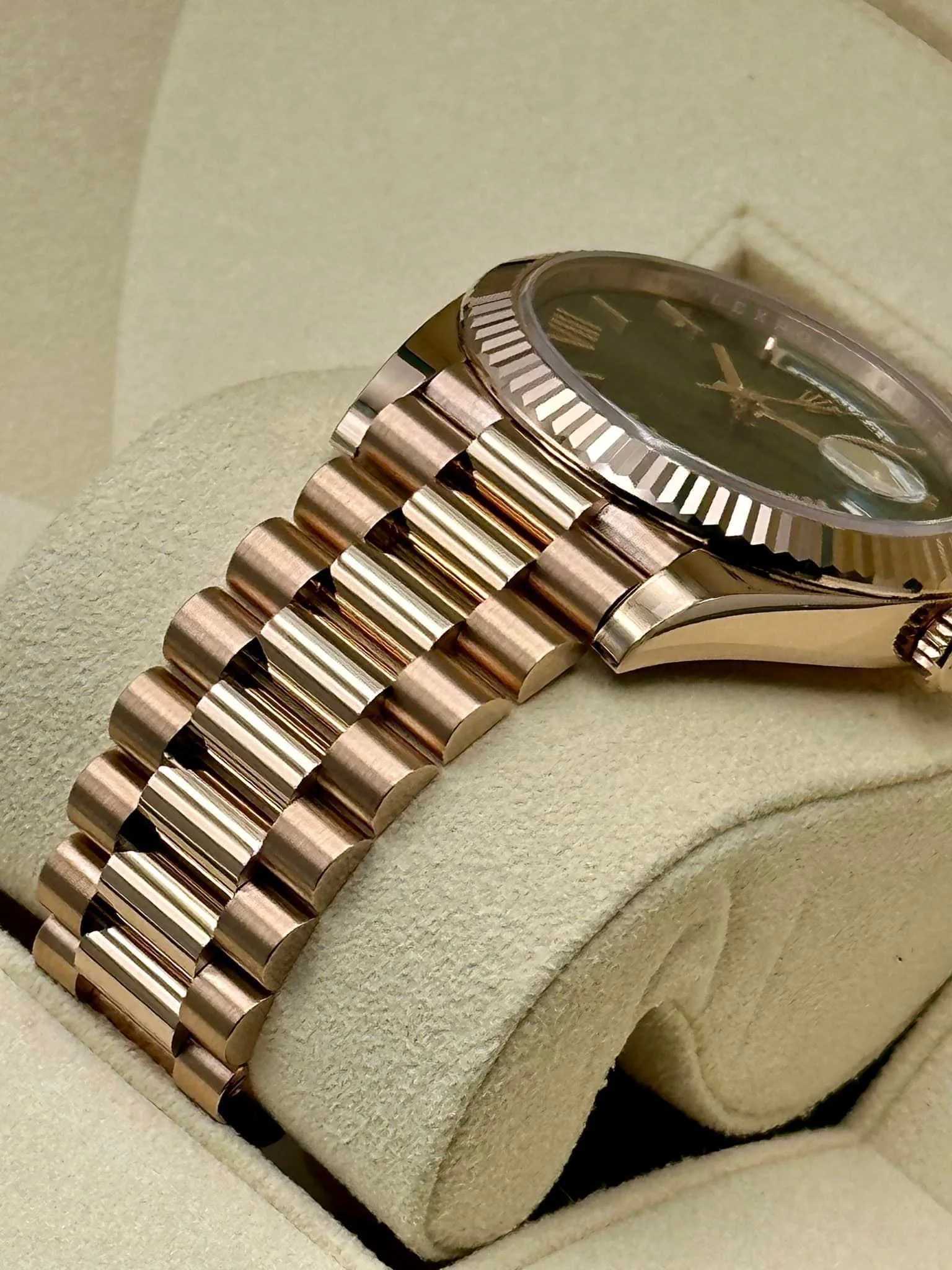 NEW 2023 Rolex Day-Date 40mm 228235 Presidential Rose Gold Green Dial - Image 8