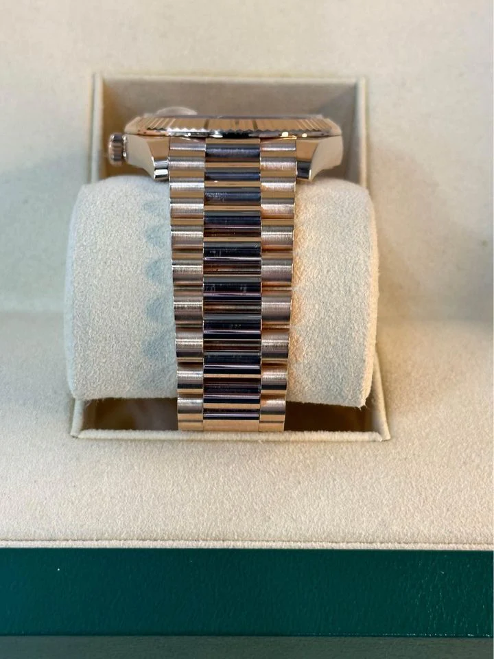 2020 Rolex Day-Date 40mm 228235 Presidential Rose Gold Sundust Dial - Image 4