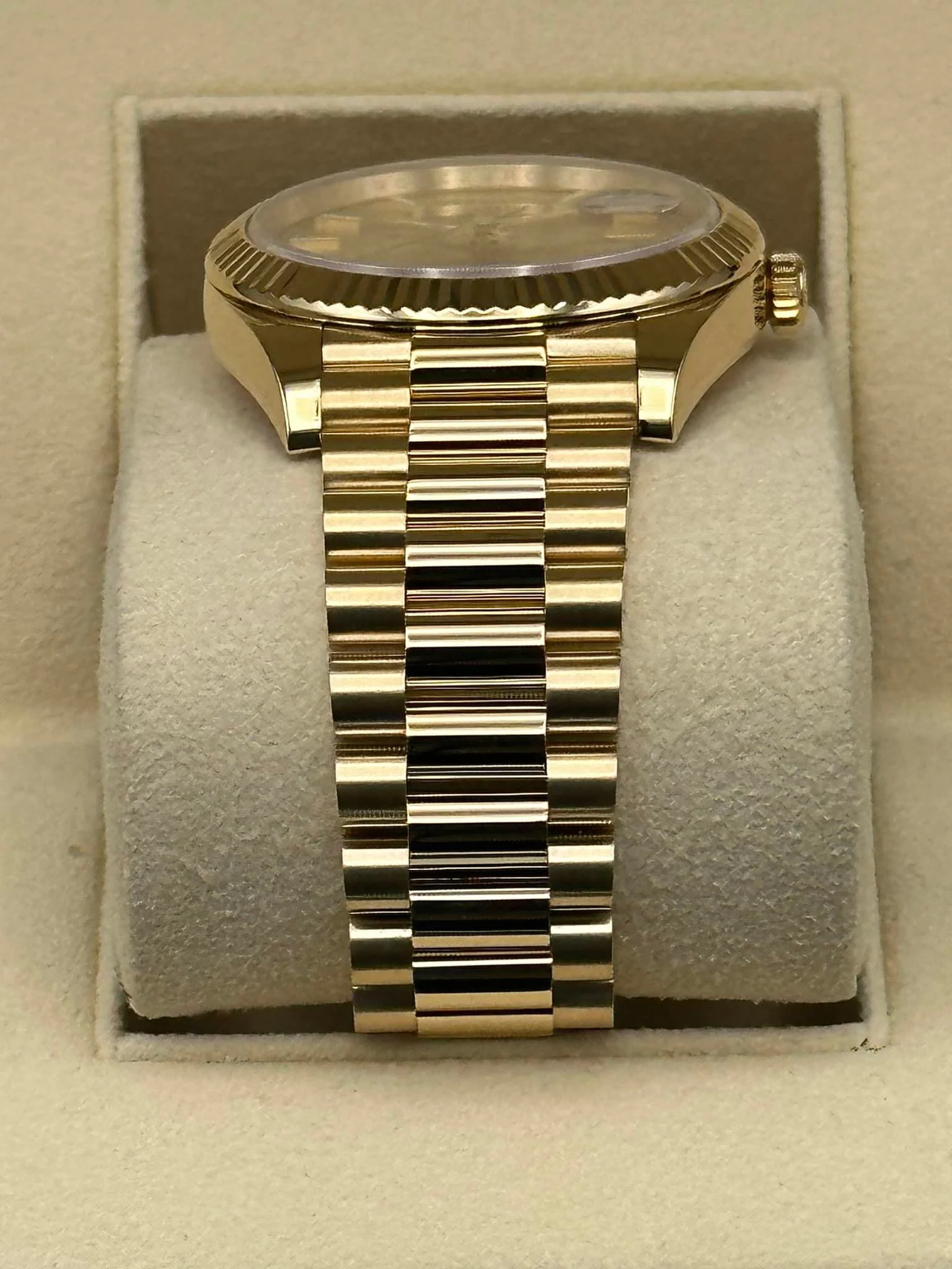2020 Rolex Day-Date 40mm 228238 Presidential Champagne Dial - Image 3