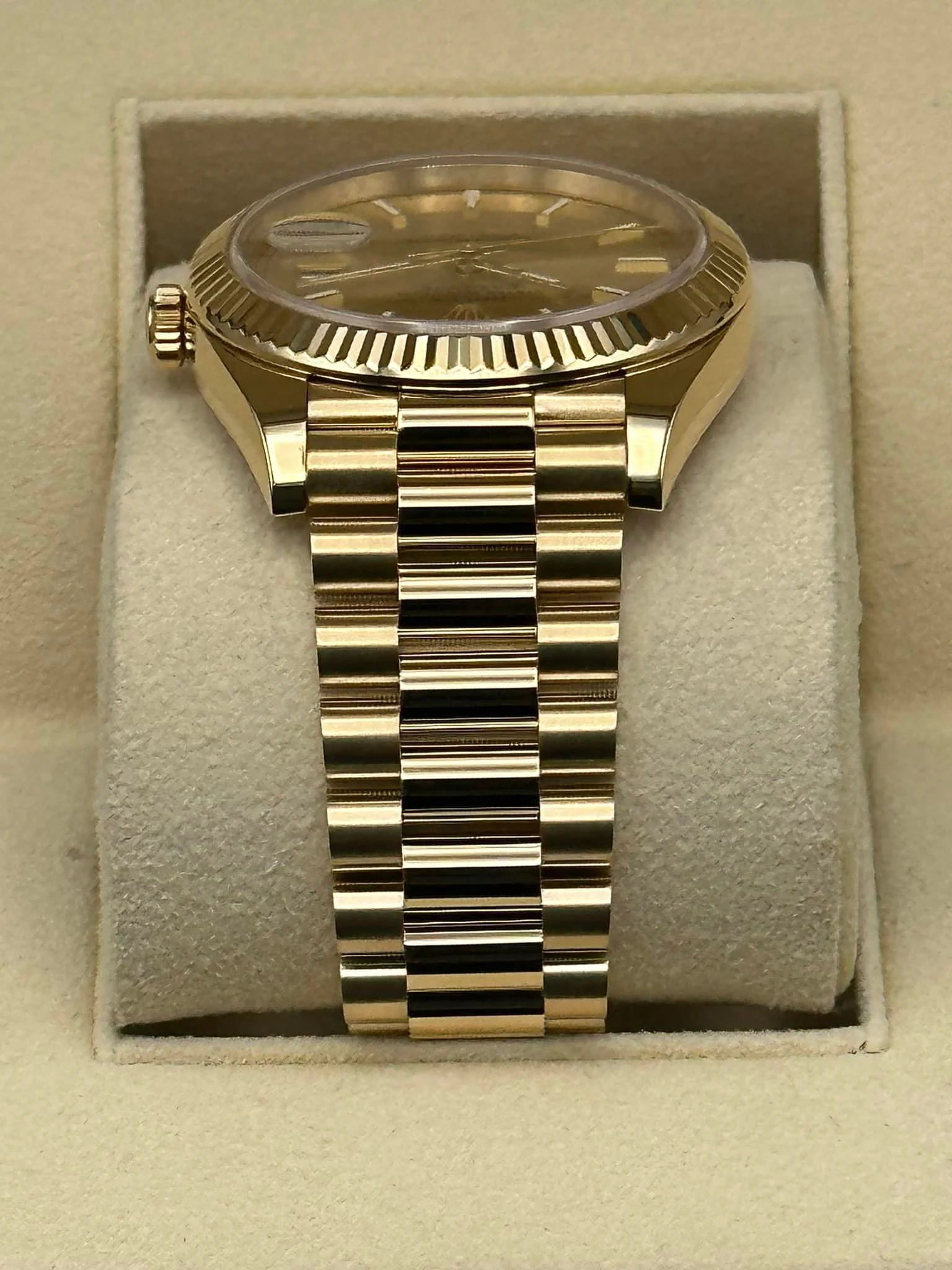 2020 Rolex Day-Date 40mm 228238 Presidential Champagne Dial - Image 4