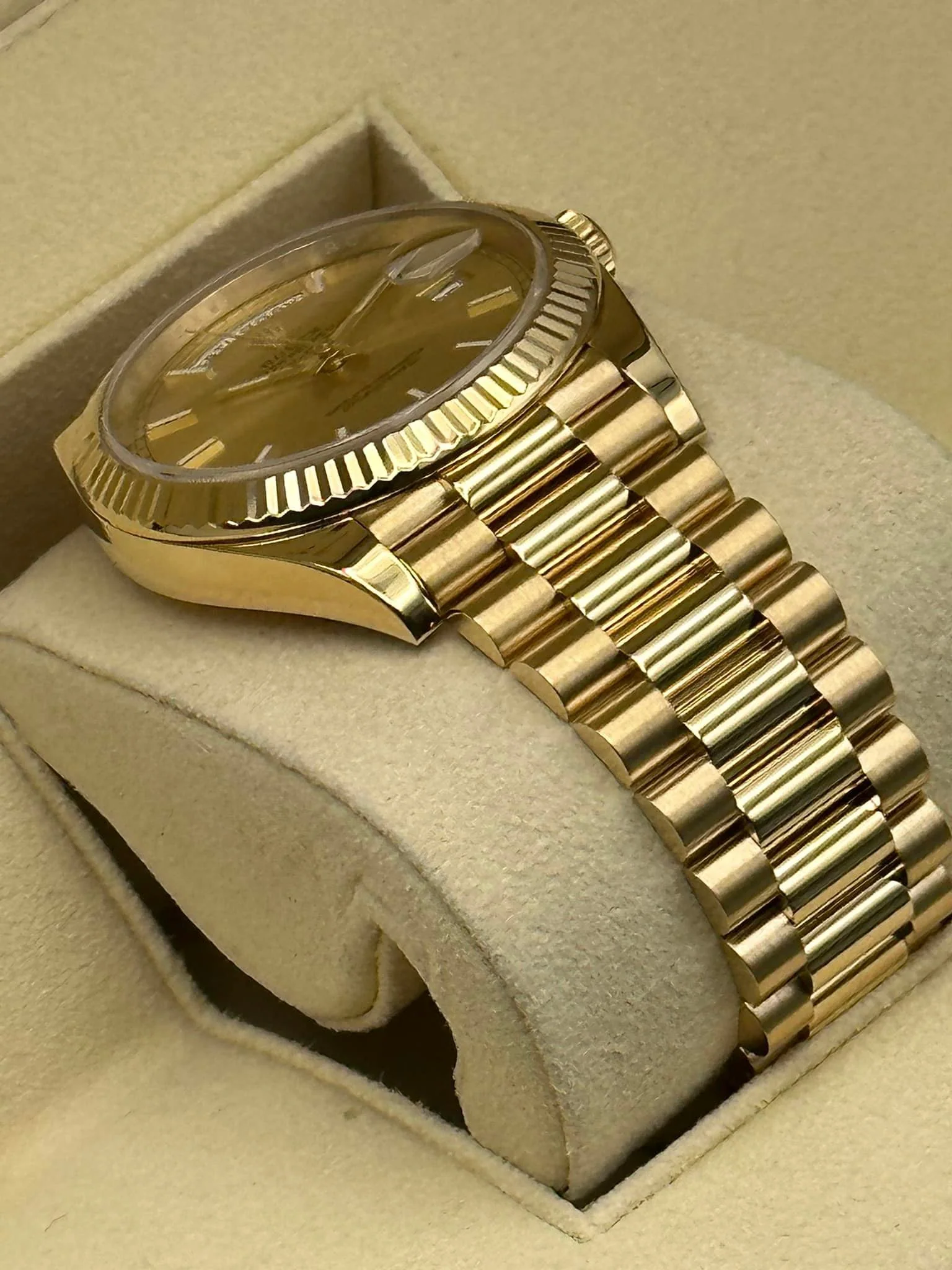 2020 Rolex Day-Date 40mm 228238 Presidential Champagne Dial - Image 7
