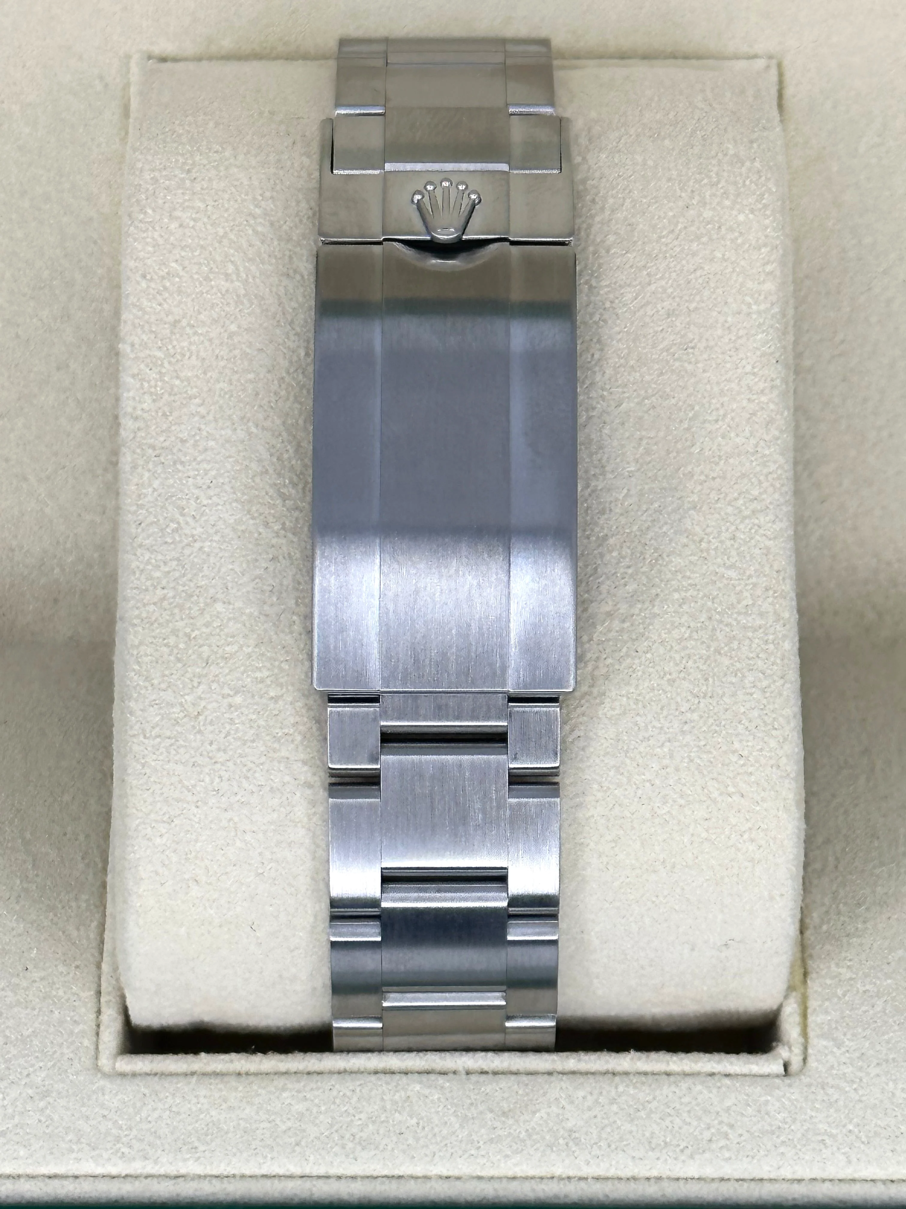 2020 Rolex Submariner "Hulk" 40mm 116610LV Green Dial - Image 2