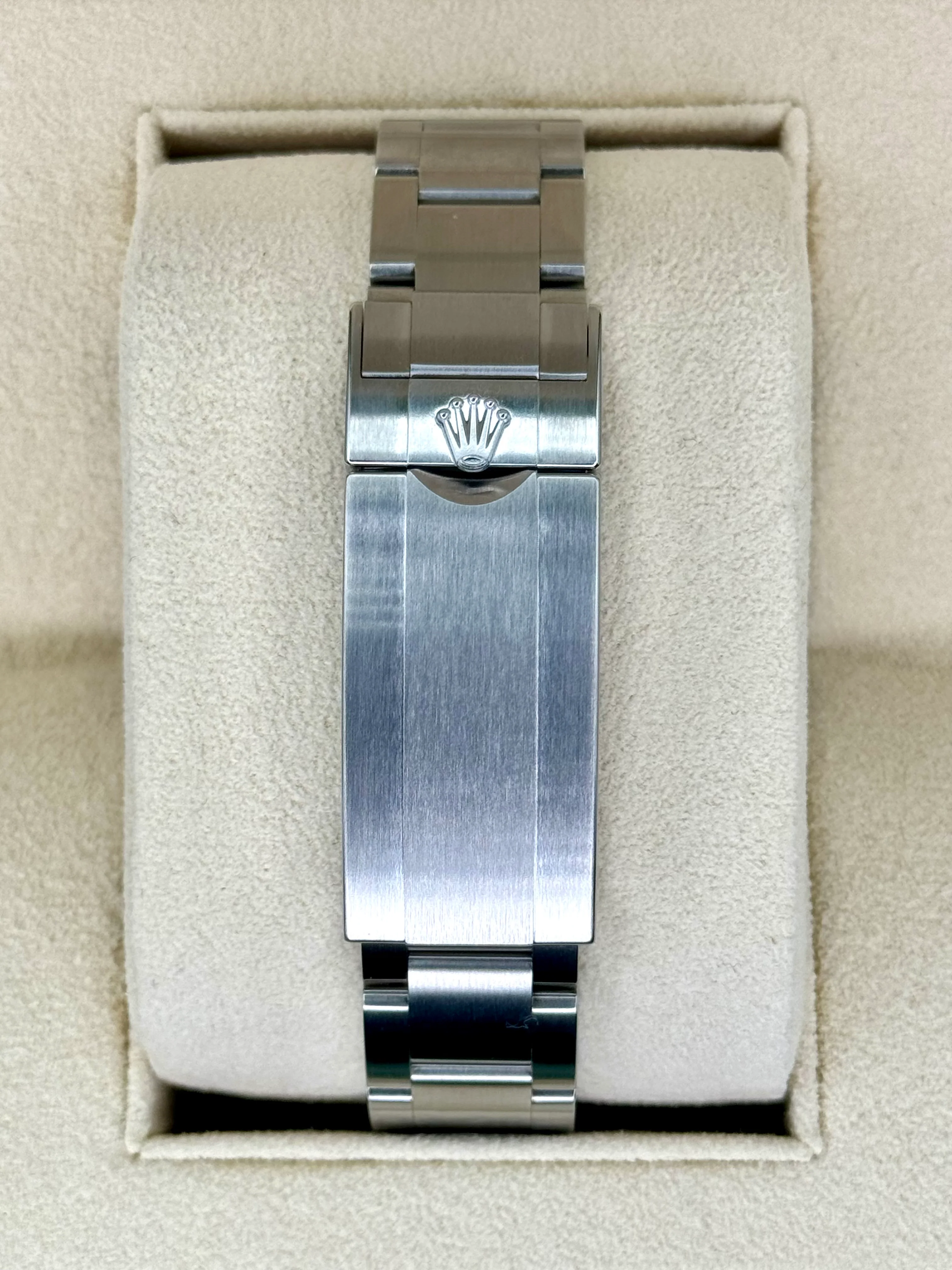 NEW 2020 Rolex Submariner "Hulk" 40mm 116610LV Green Dial - Image 2