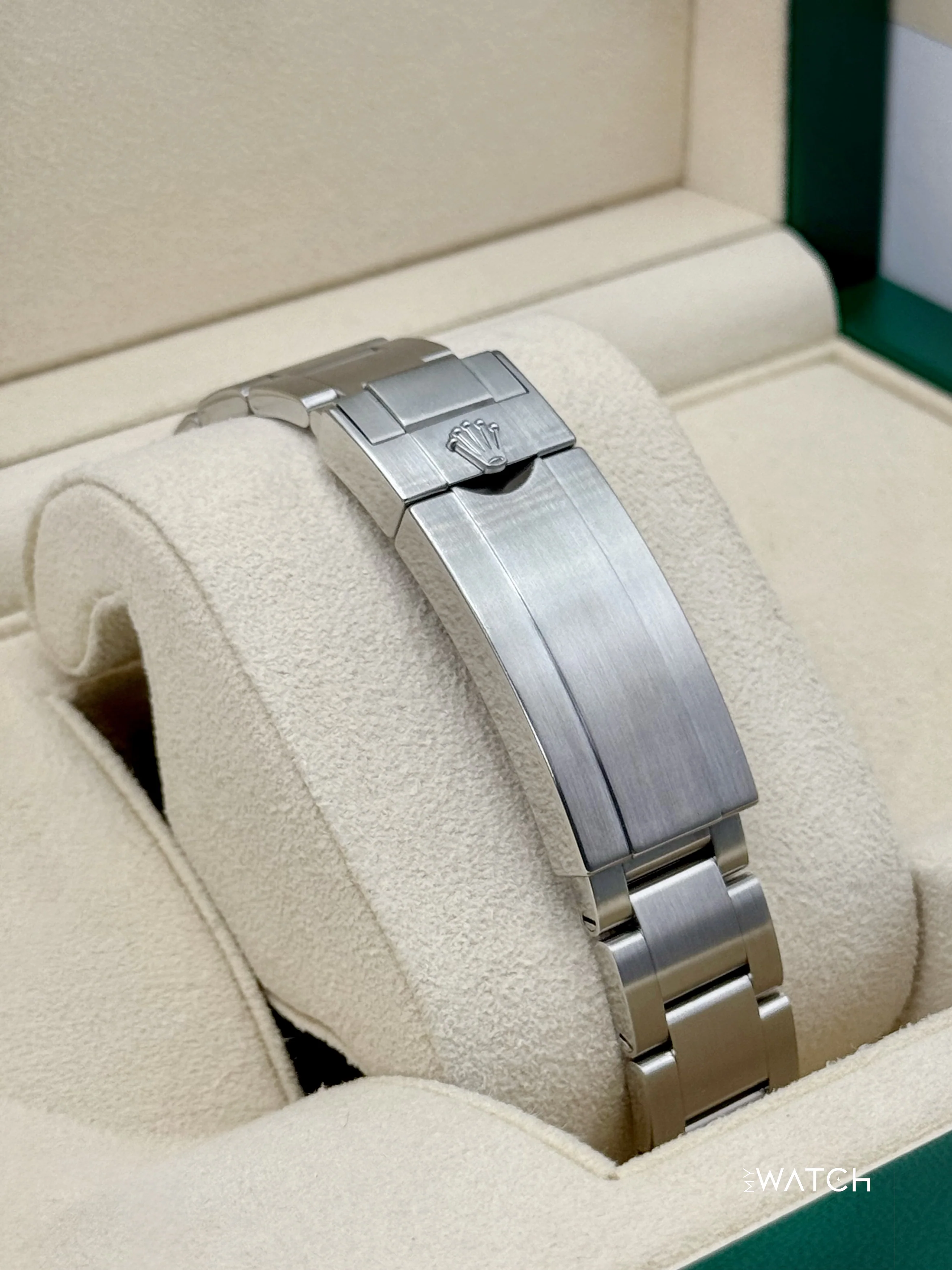 2020 Rolex Submariner “Hulk” 40mm 116610LV Green Dial - Image 2