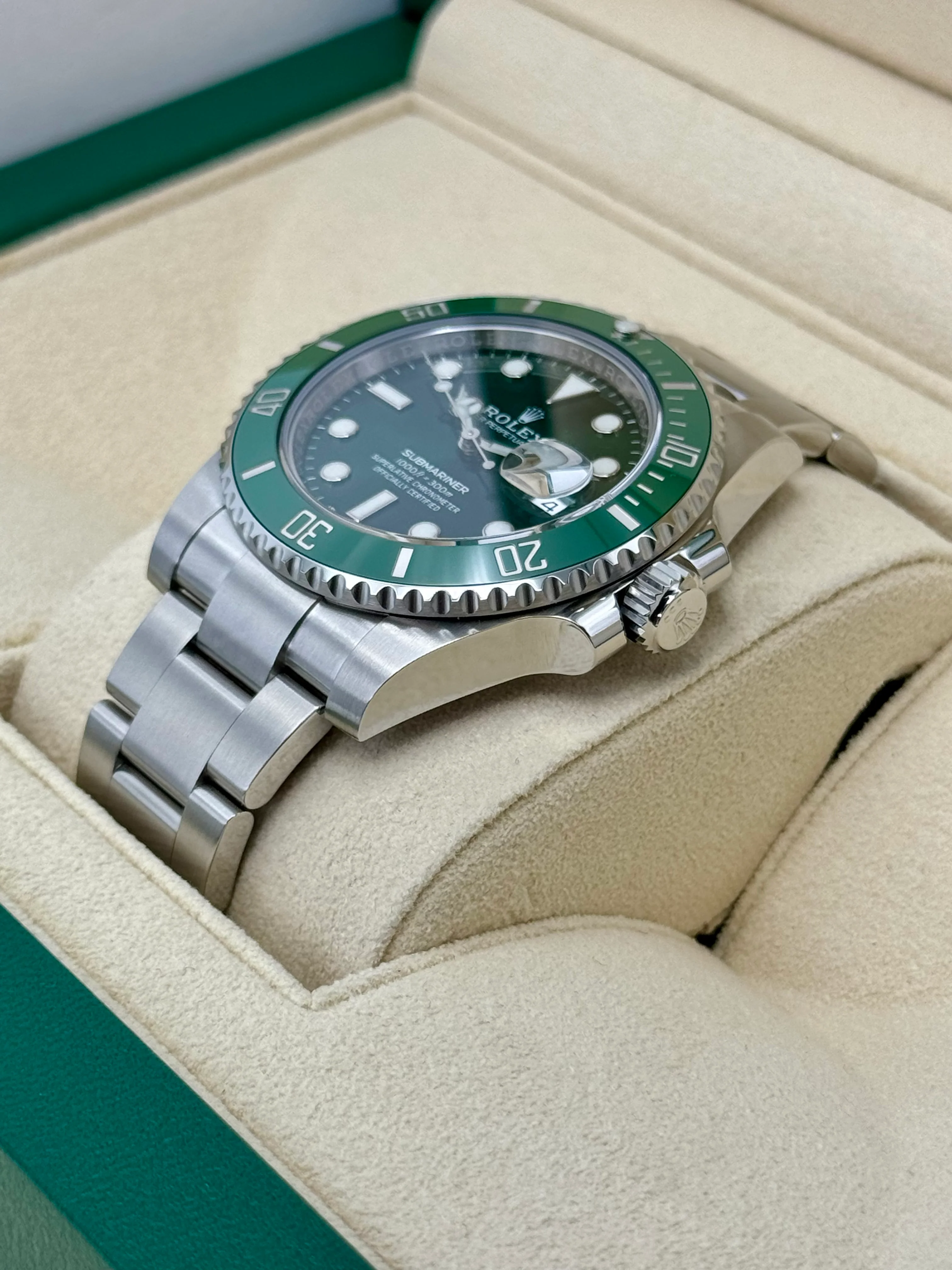 NEW 2020 Rolex Submariner "Hulk" 40mm 116610LV Green Dial - Image 5