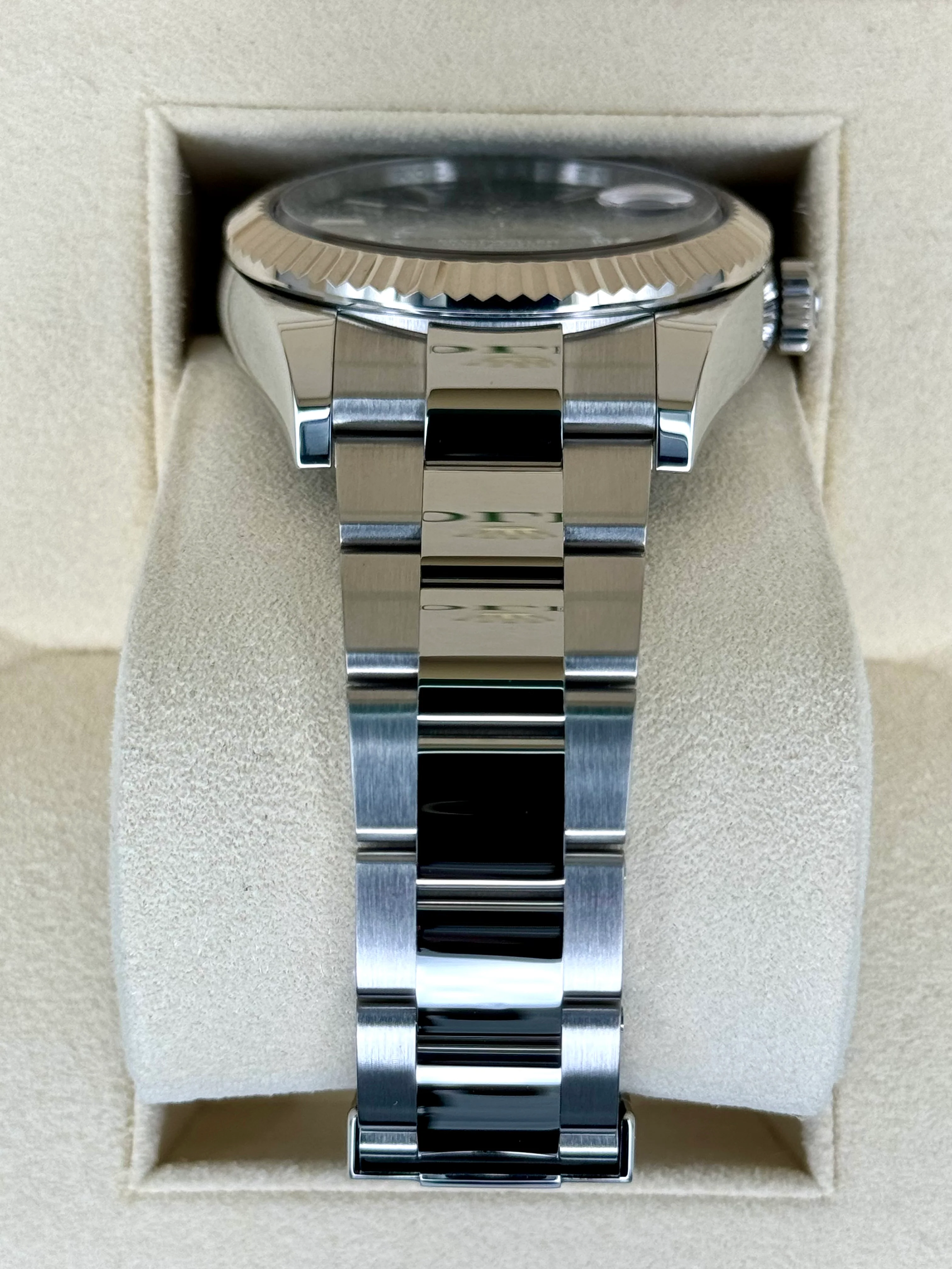 2020 Sky-Dweller 42mm 326934 Stainless Steel Oyster Blue Dial - Image 3