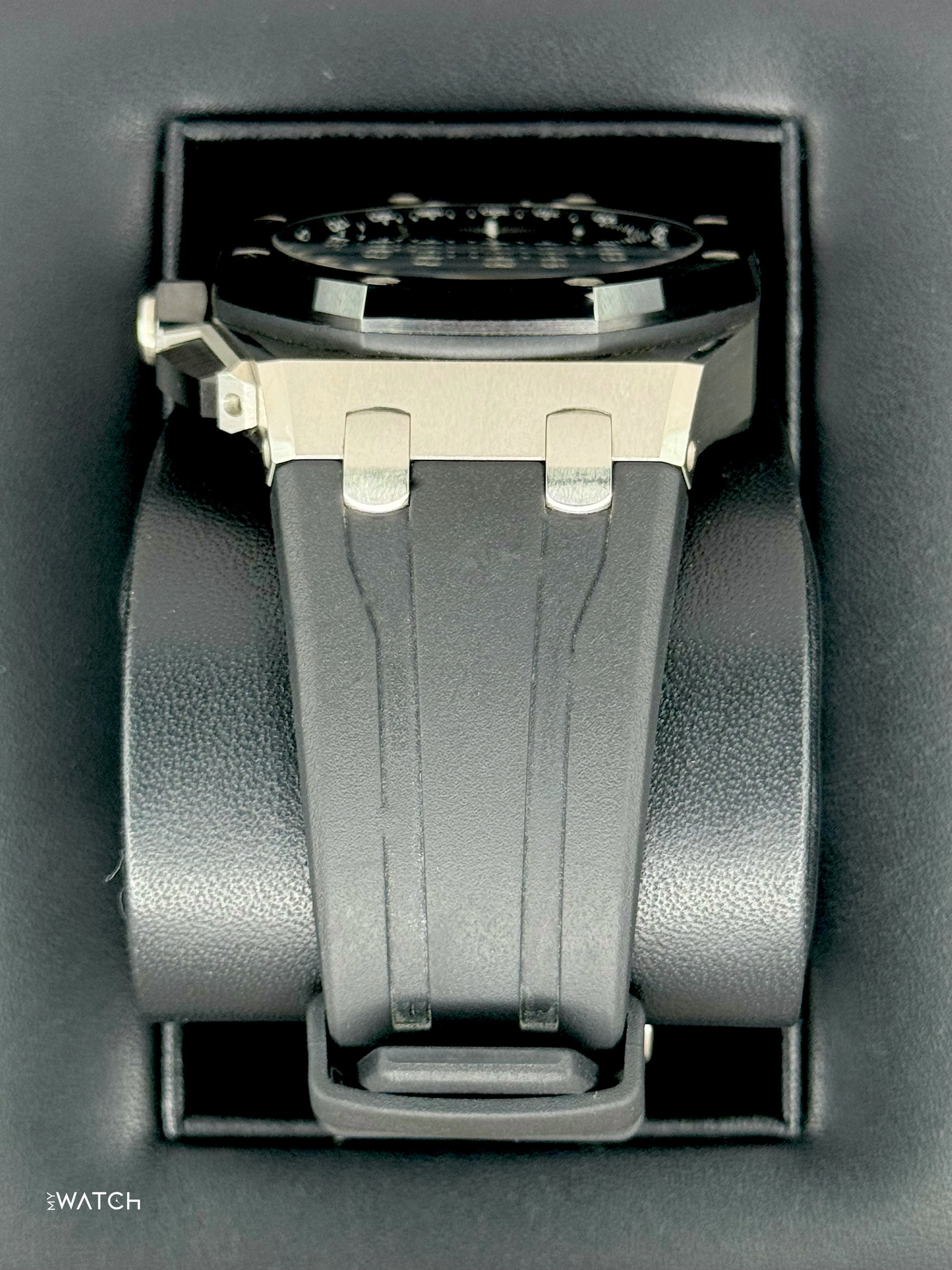 2021 Audemars Piguet Royal Oak Chronograph 43mm 26420SO Black Dial - Image 3