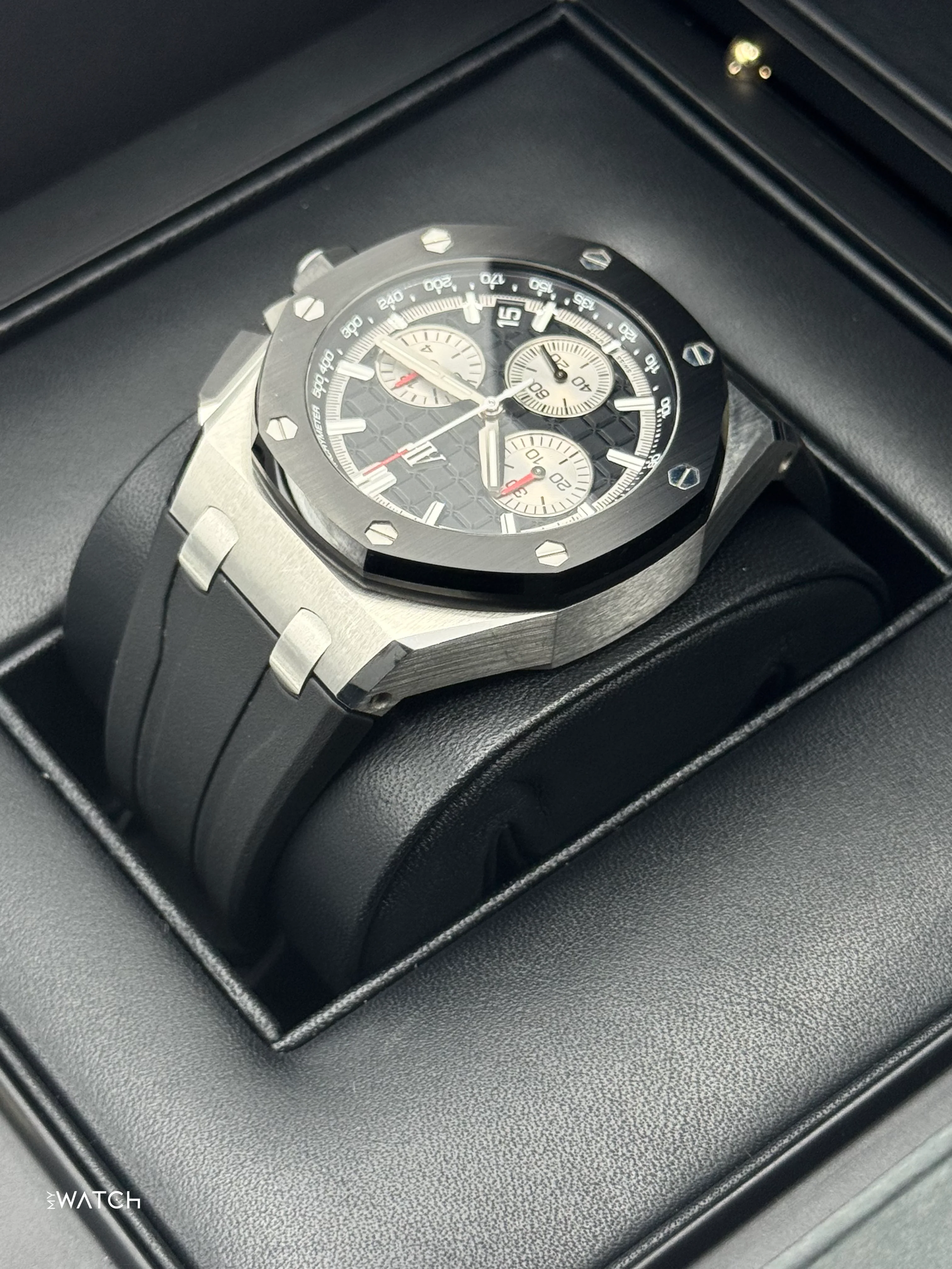 2021 Audemars Piguet Royal Oak Chronograph 43mm 26420SO Black Dial - Image 4